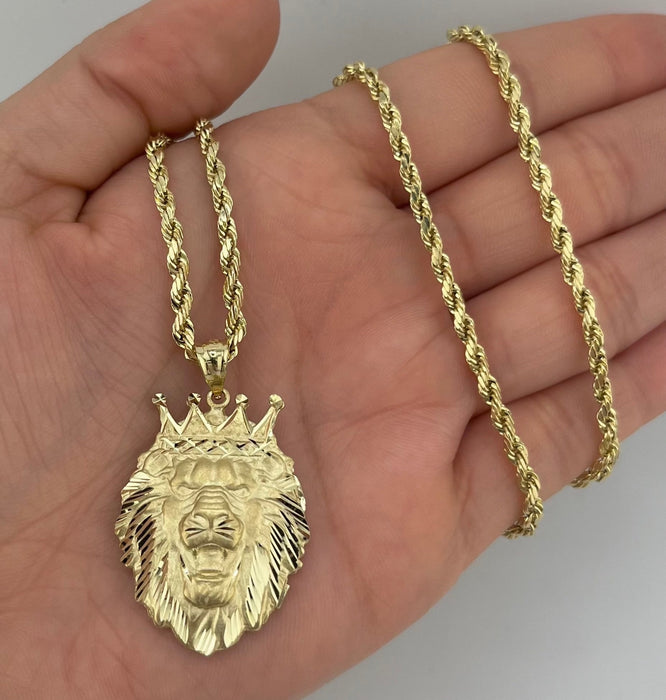 14k Gold Lion Chain Set . P43-16