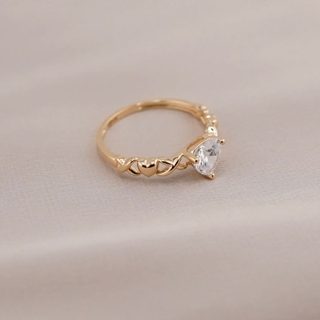 14k Gold Heart Ring . 021