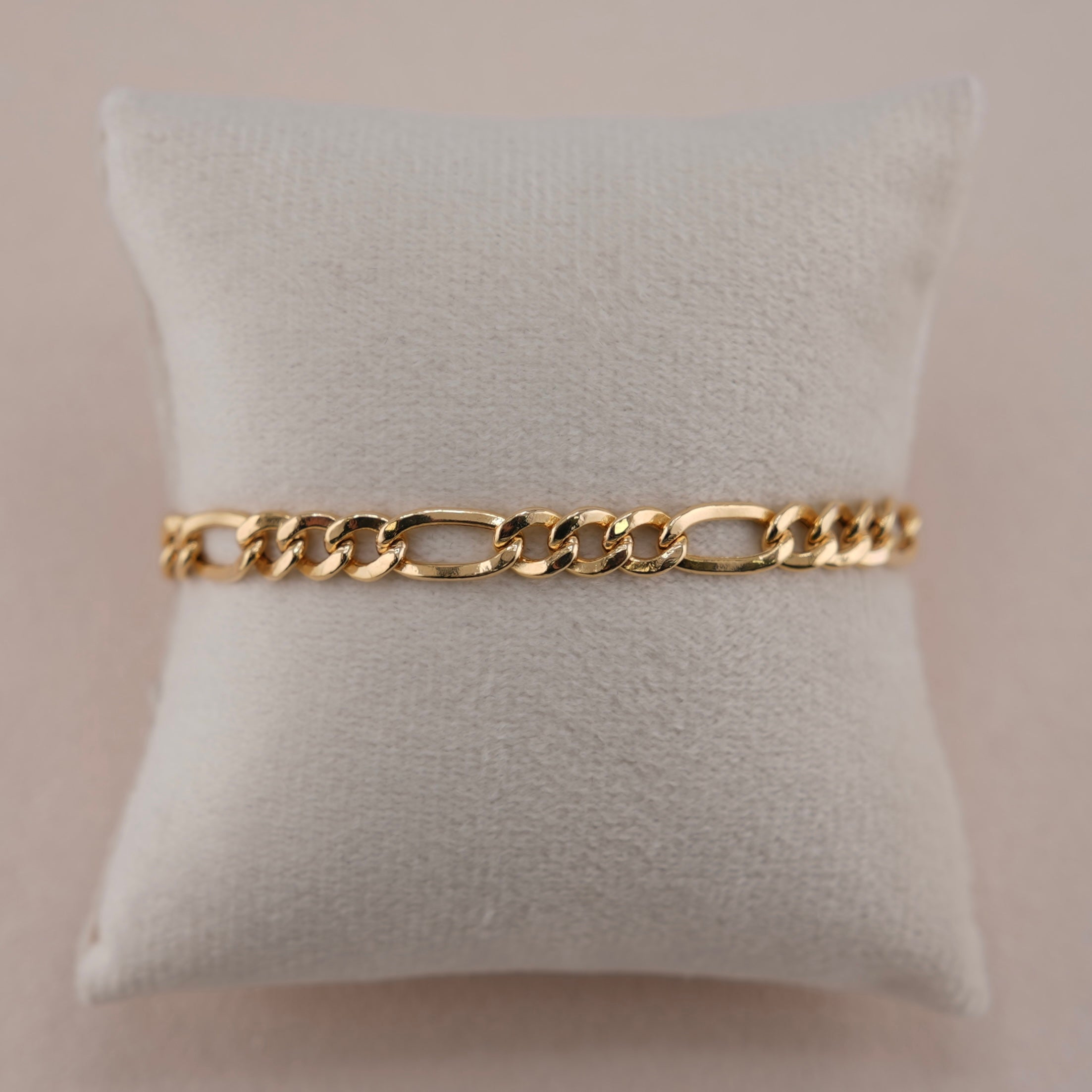 14k Gold Hollow Figaro Bracelet 6mm