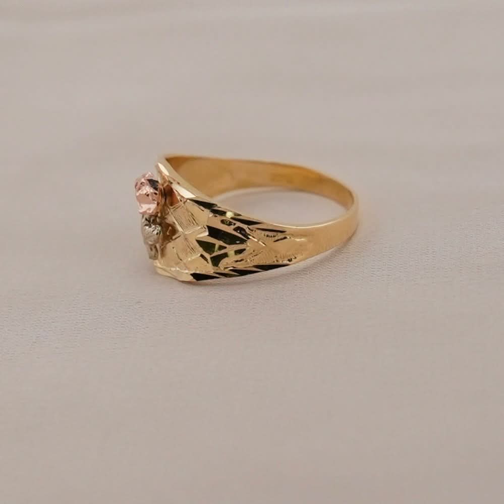 14k Gold Rose Ring . 081