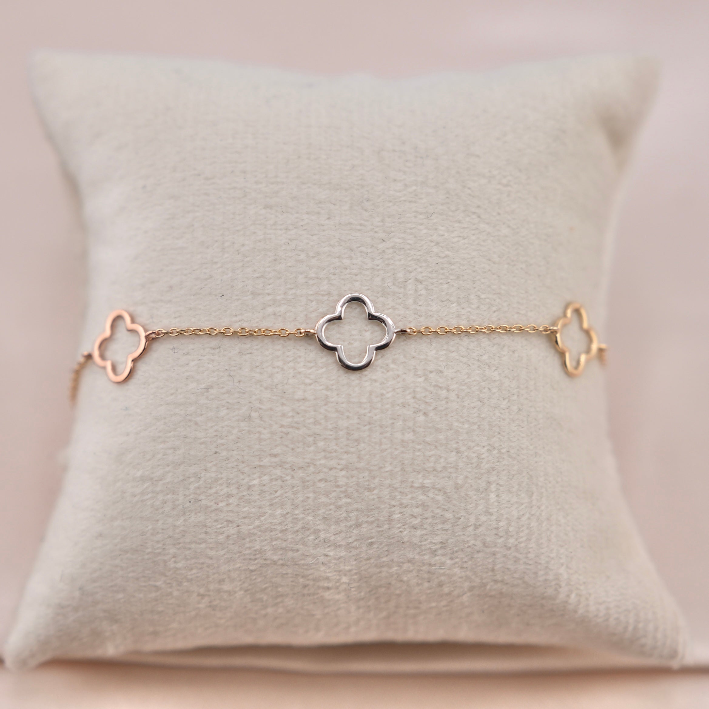 14k Gold Flower Bracelet