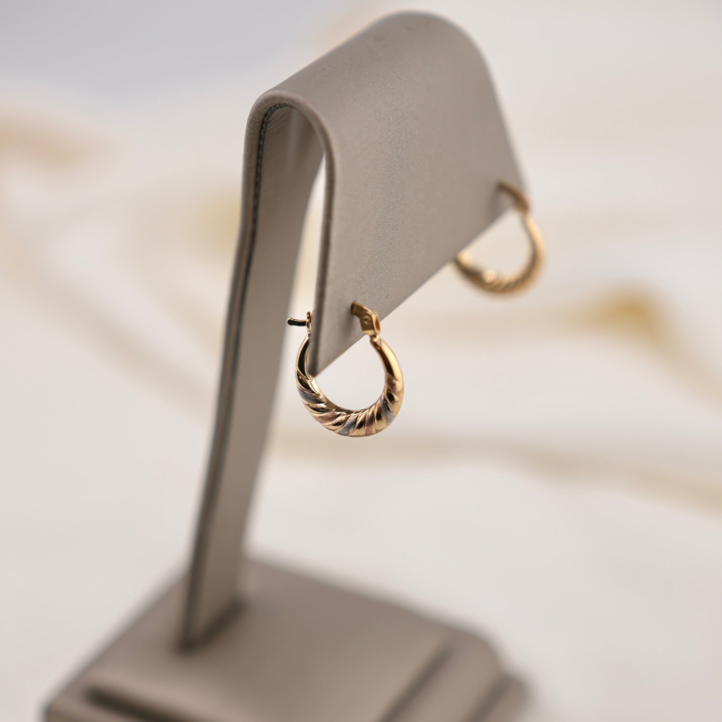 14k Gold Hollow Small Double Sided Hoop Earrings