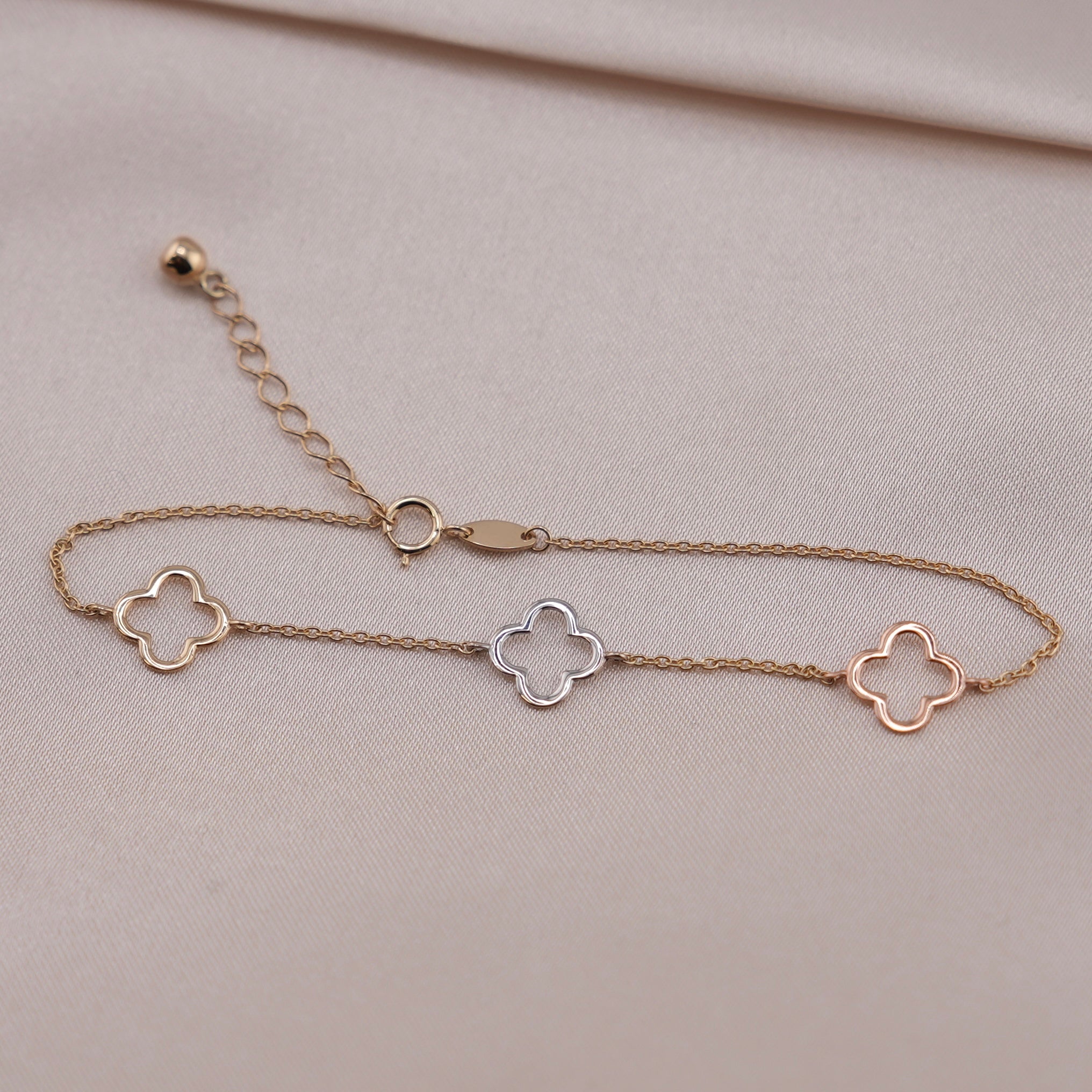 14k Gold Flower Bracelet