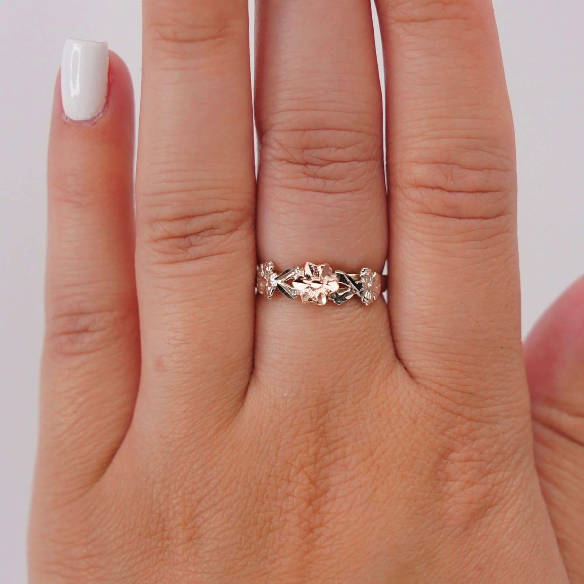 14k Gold Flower Ring