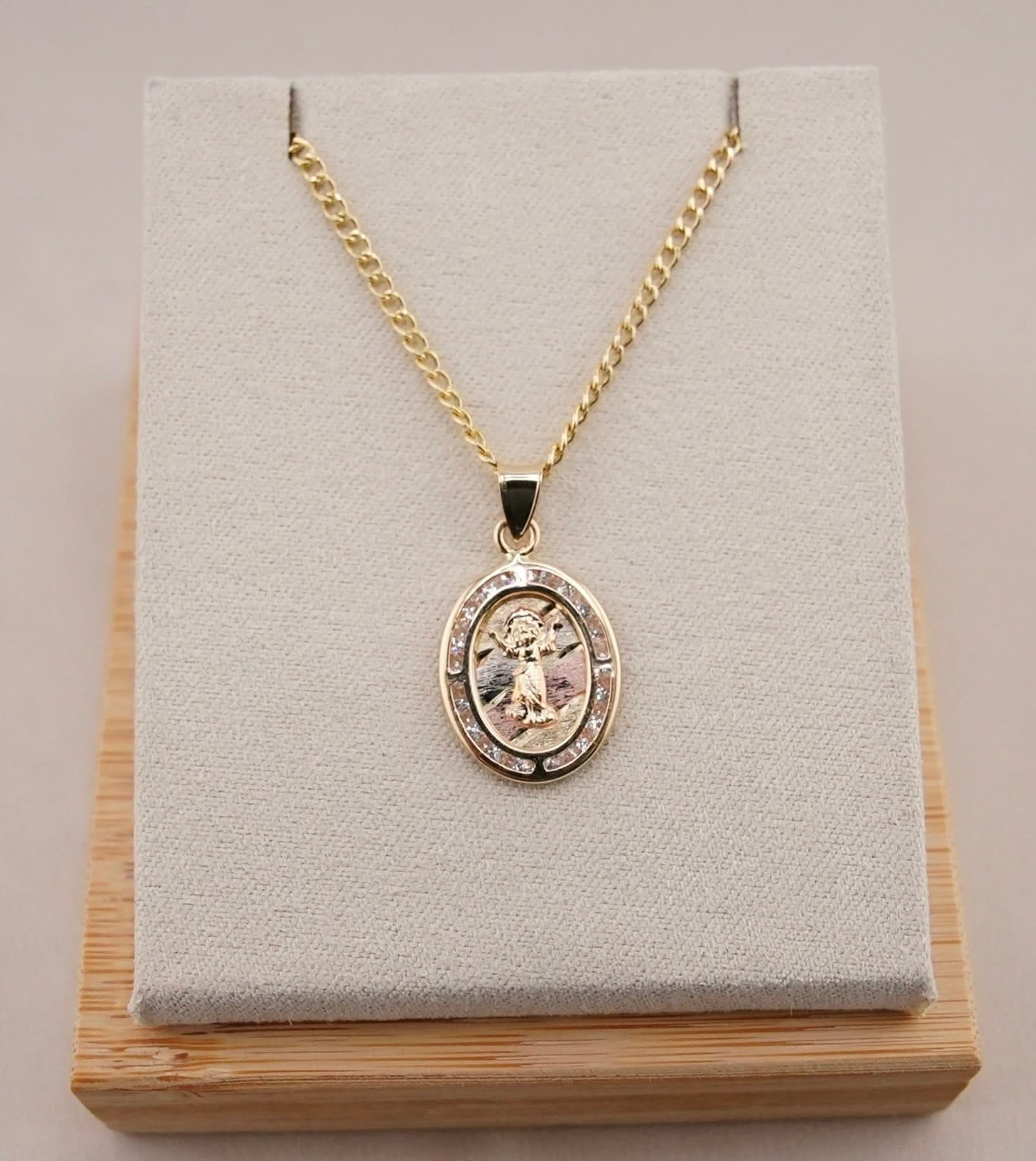 14k Gold Divino Niño Chain Set