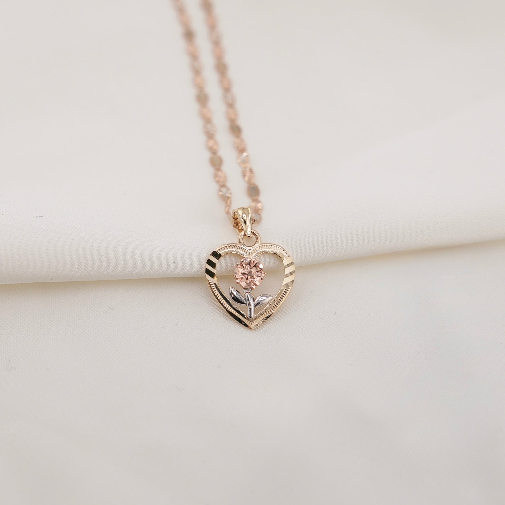 14k Gold Heart Chain Set