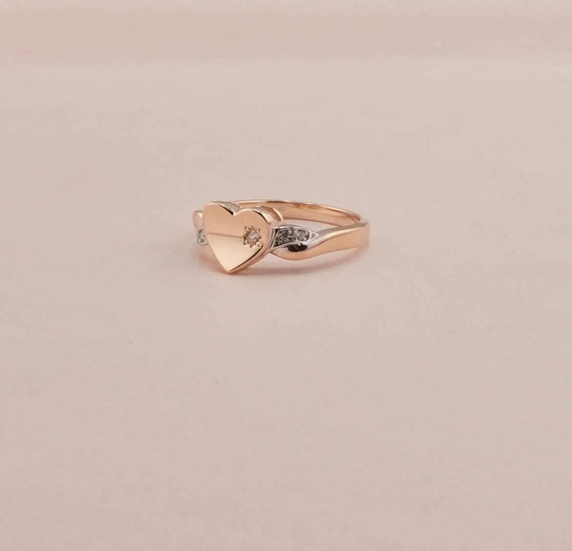14K Gold Heart Women's Ring . RG-0881