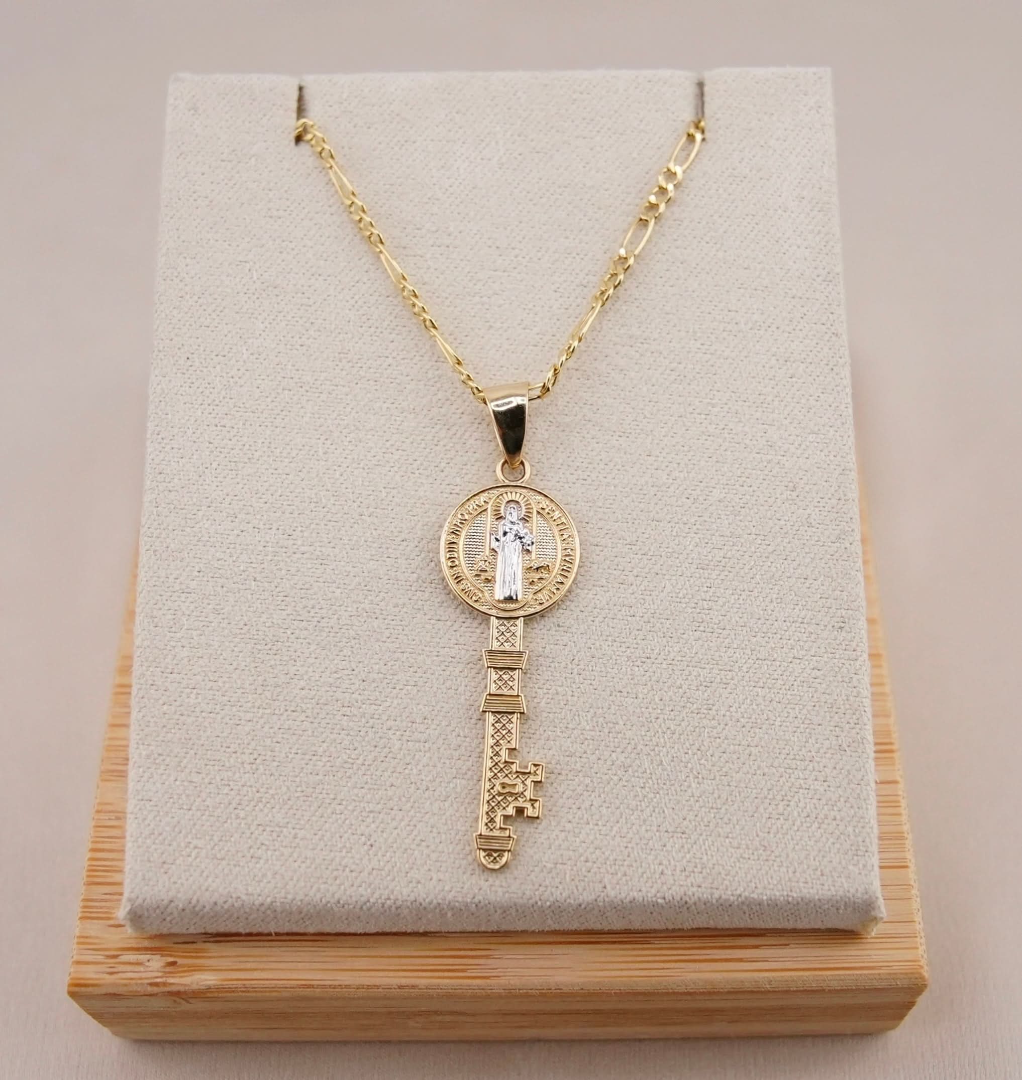 14k Gold San Benito Key Chain Set . 086