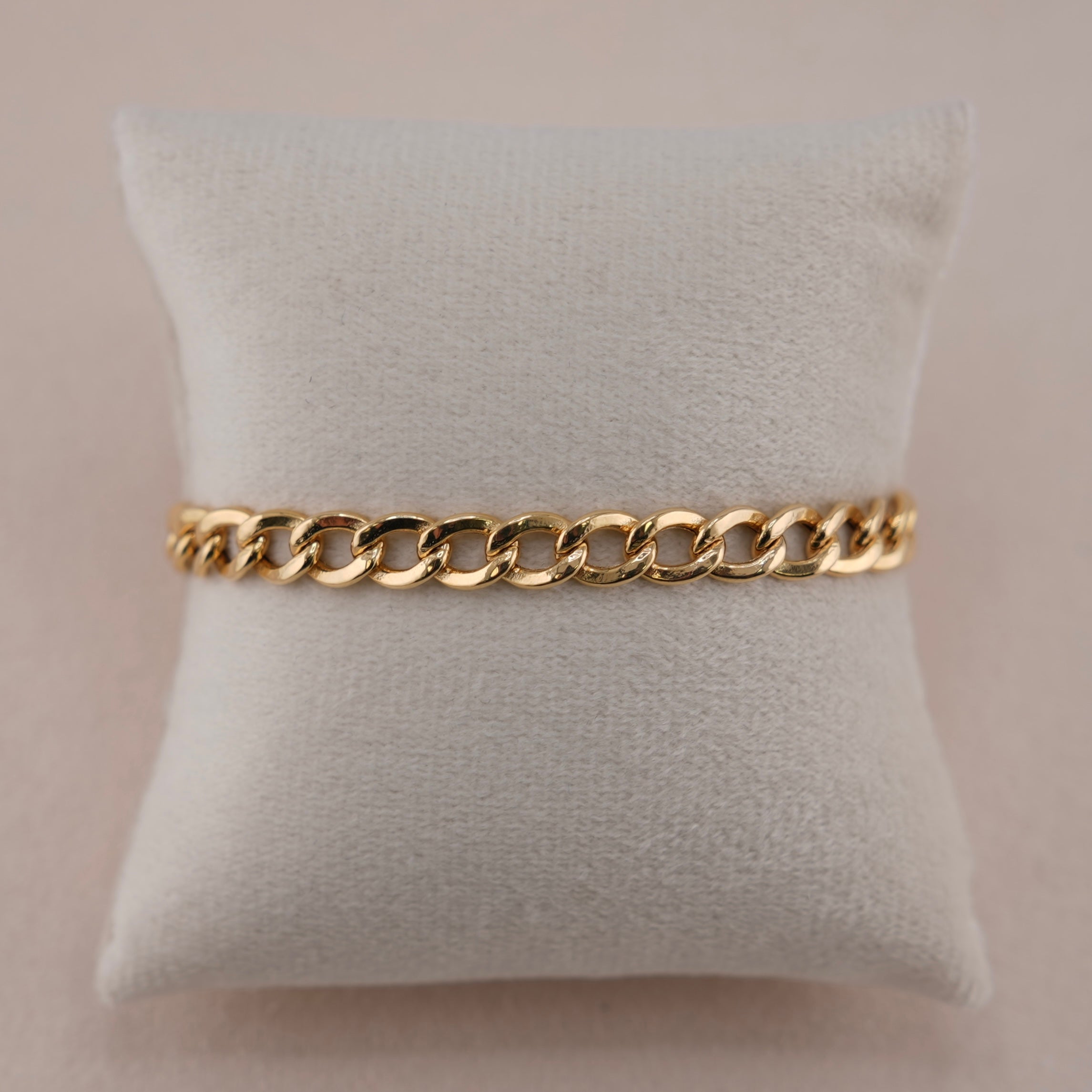 14k Gold Hollow Curb Bracelet 6.7mm