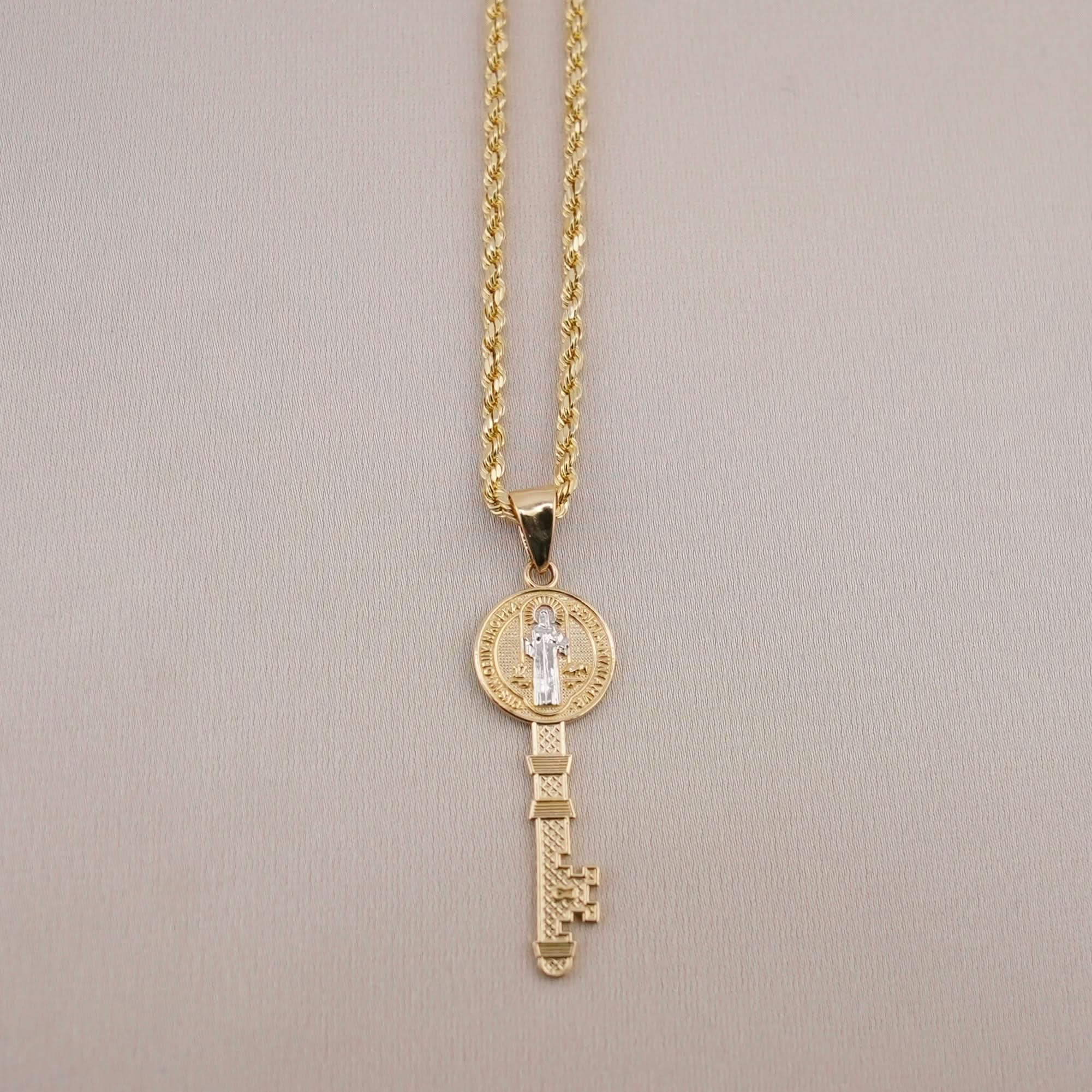 14k Gold San Benito Key Chain Set . 086