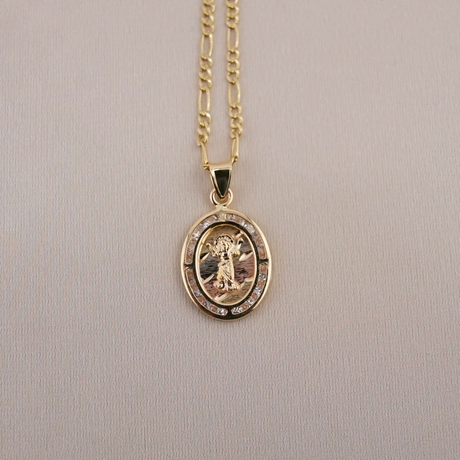 14k Gold Divino Niño Chain Set