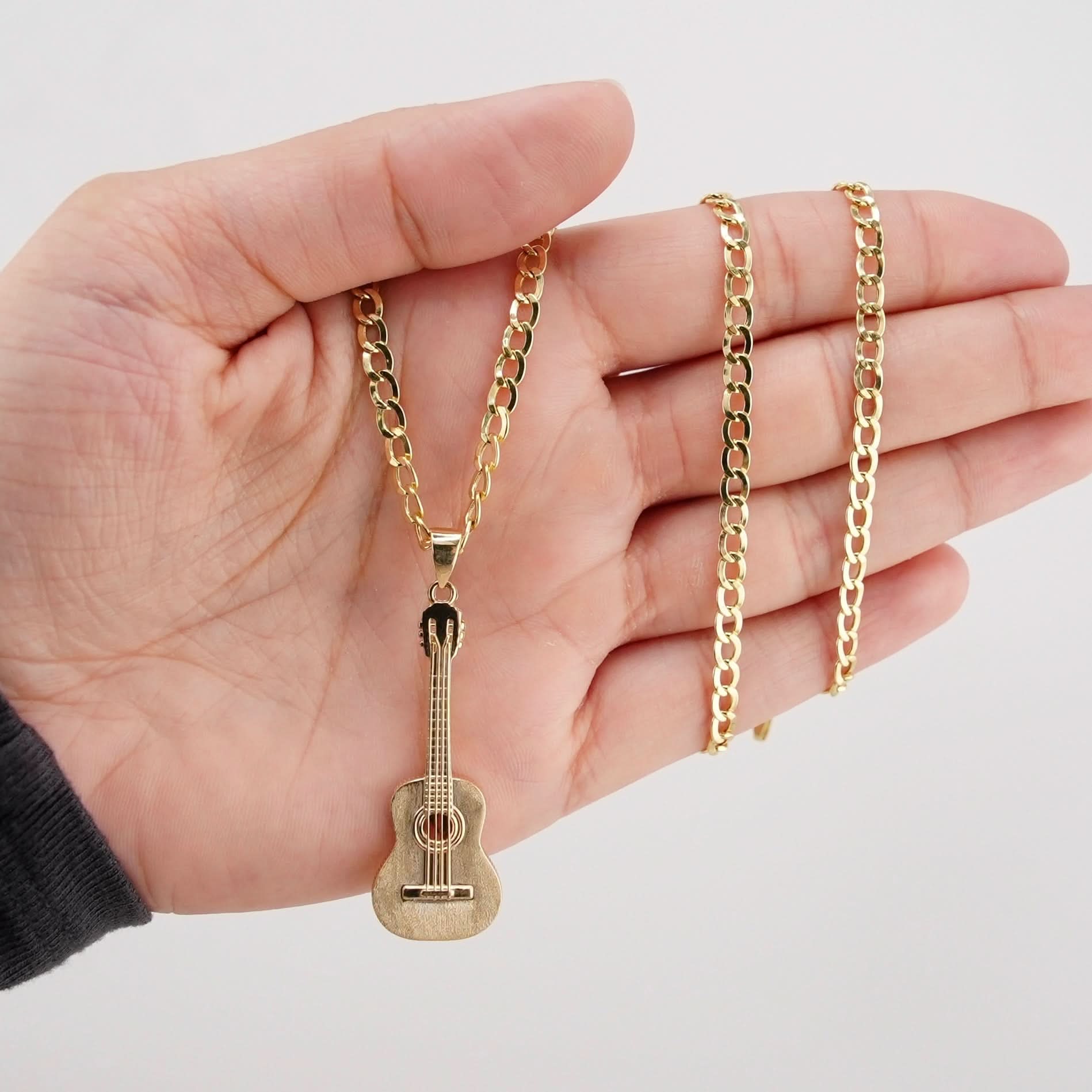 14k Gold Guitar Chain Set