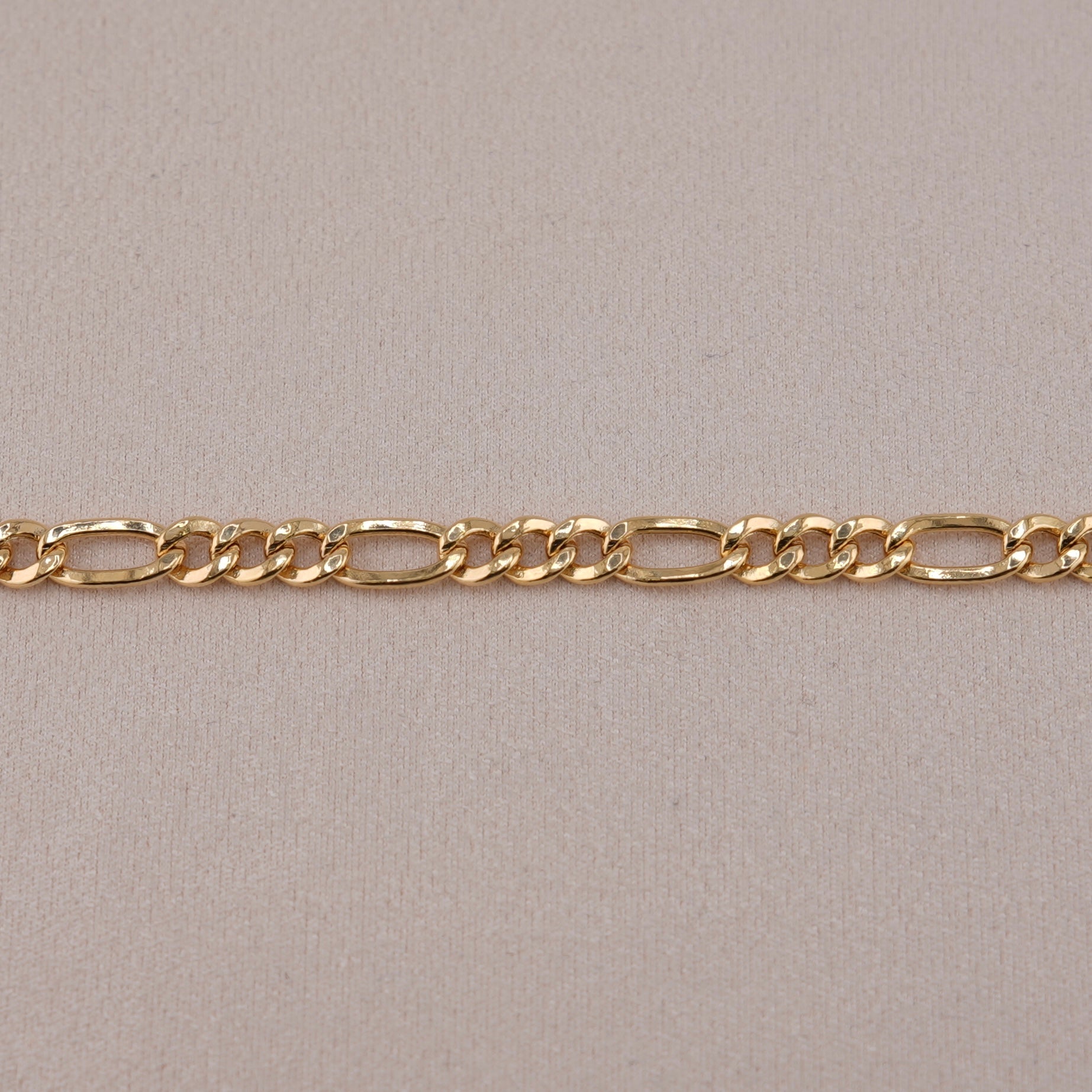 14k Gold Hollow Figaro Bracelet 6mm