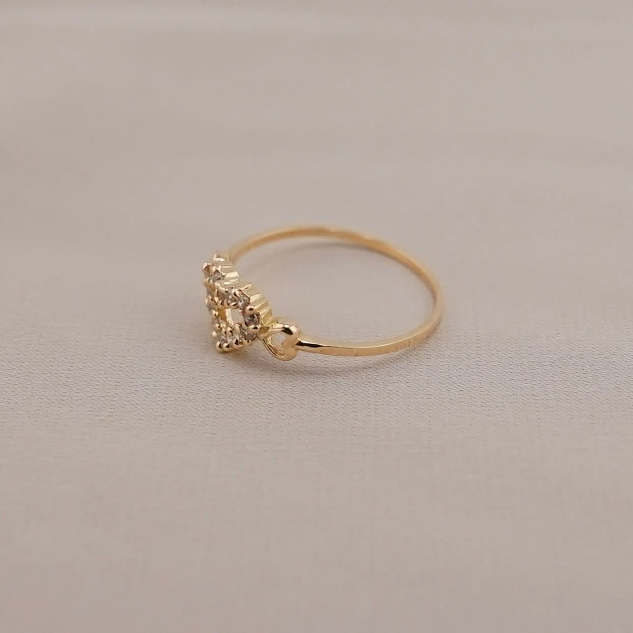14k Gold Heart Ring . 074