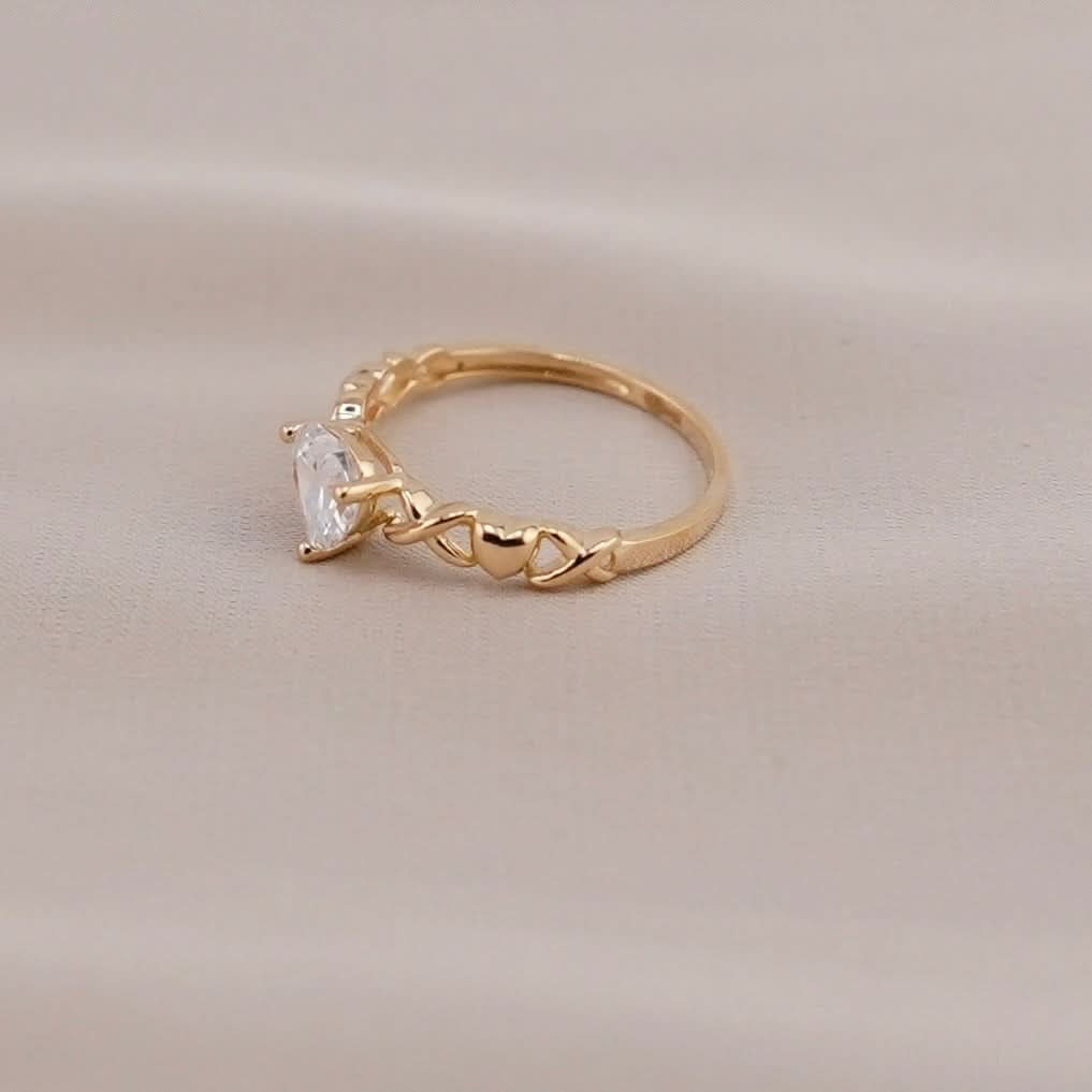 14k Gold Heart Ring . 021
