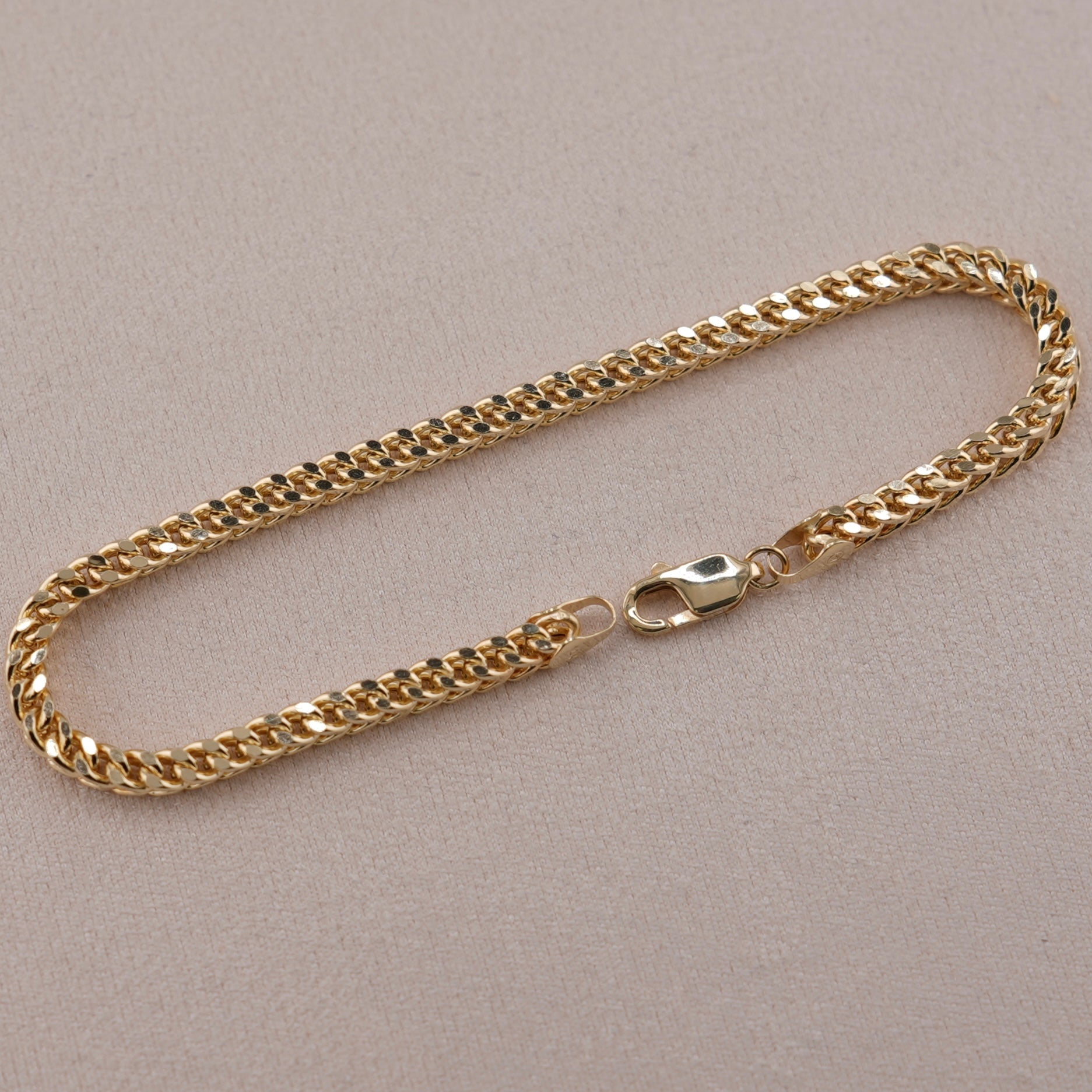 14k Gond Hollow Franco Bracelet 4.5mm