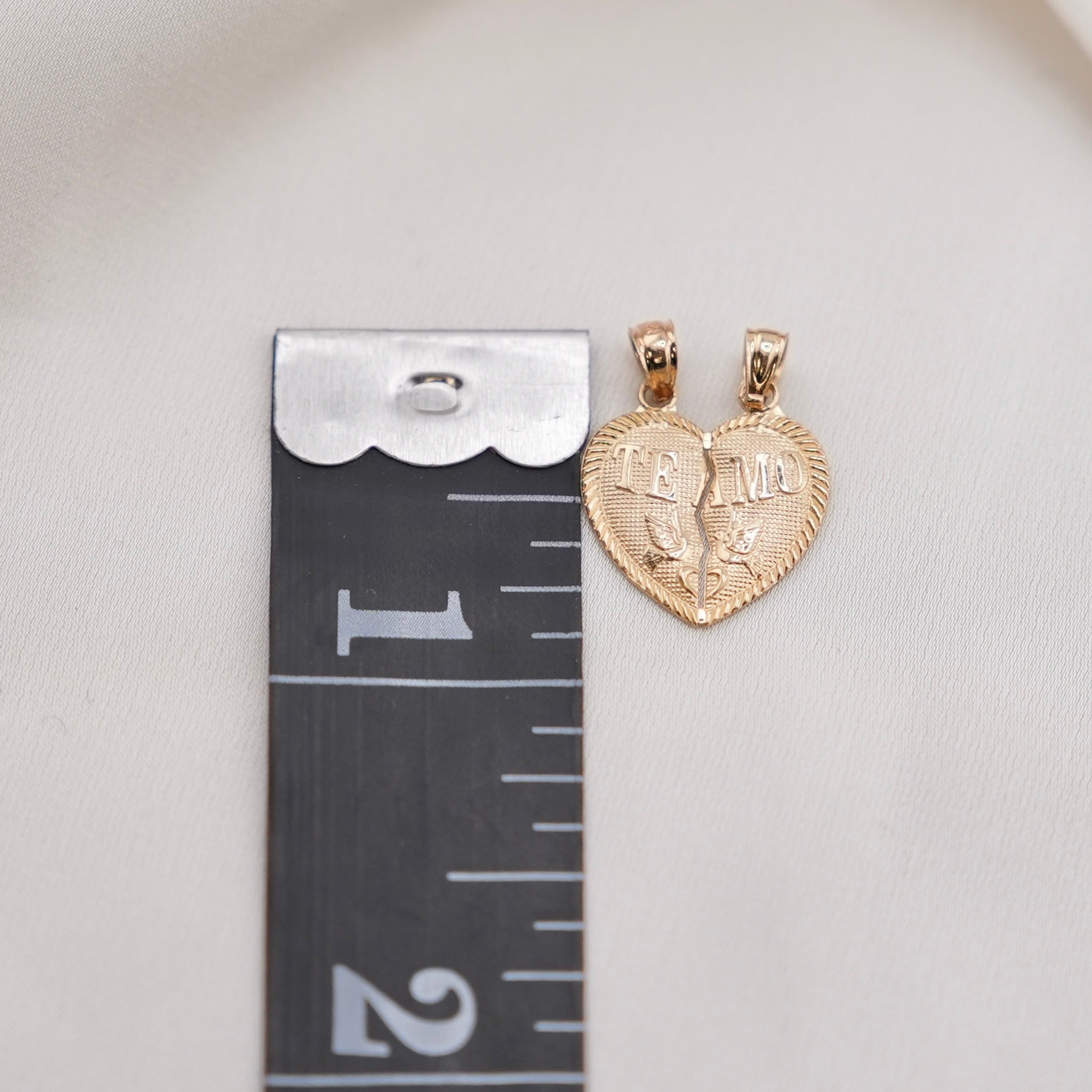 14k Gold Te Amo Chain Set