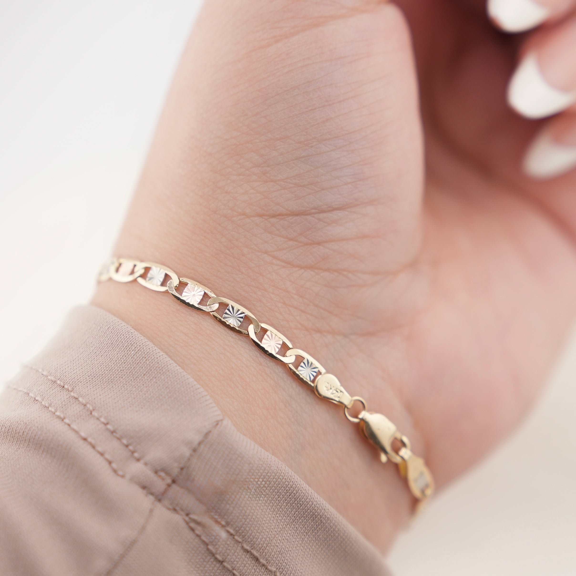 14k Gold Flower Bracelet