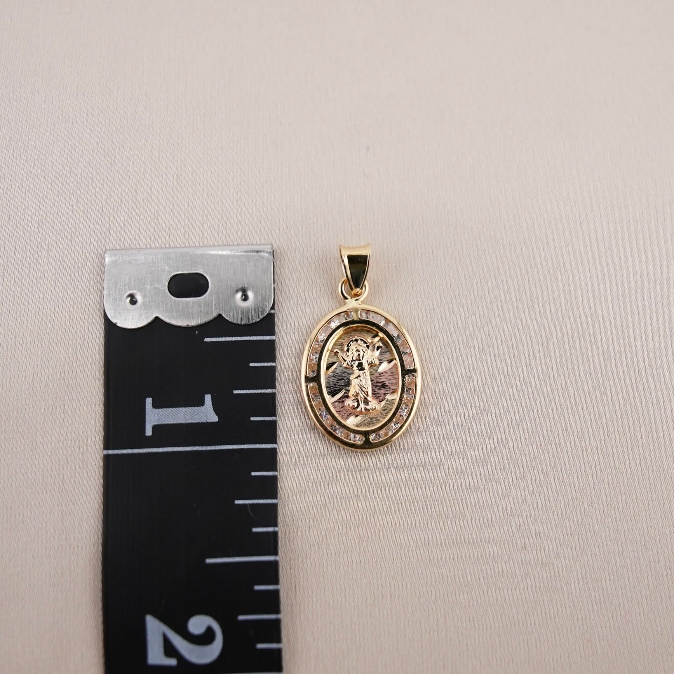 14k Gold Divino Niño Pendant