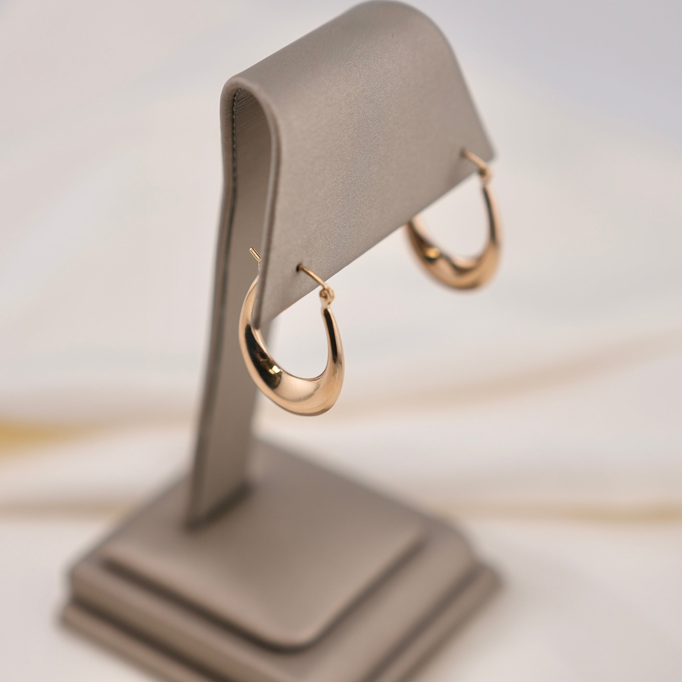 14k Gold Hollow Hoop Earrings