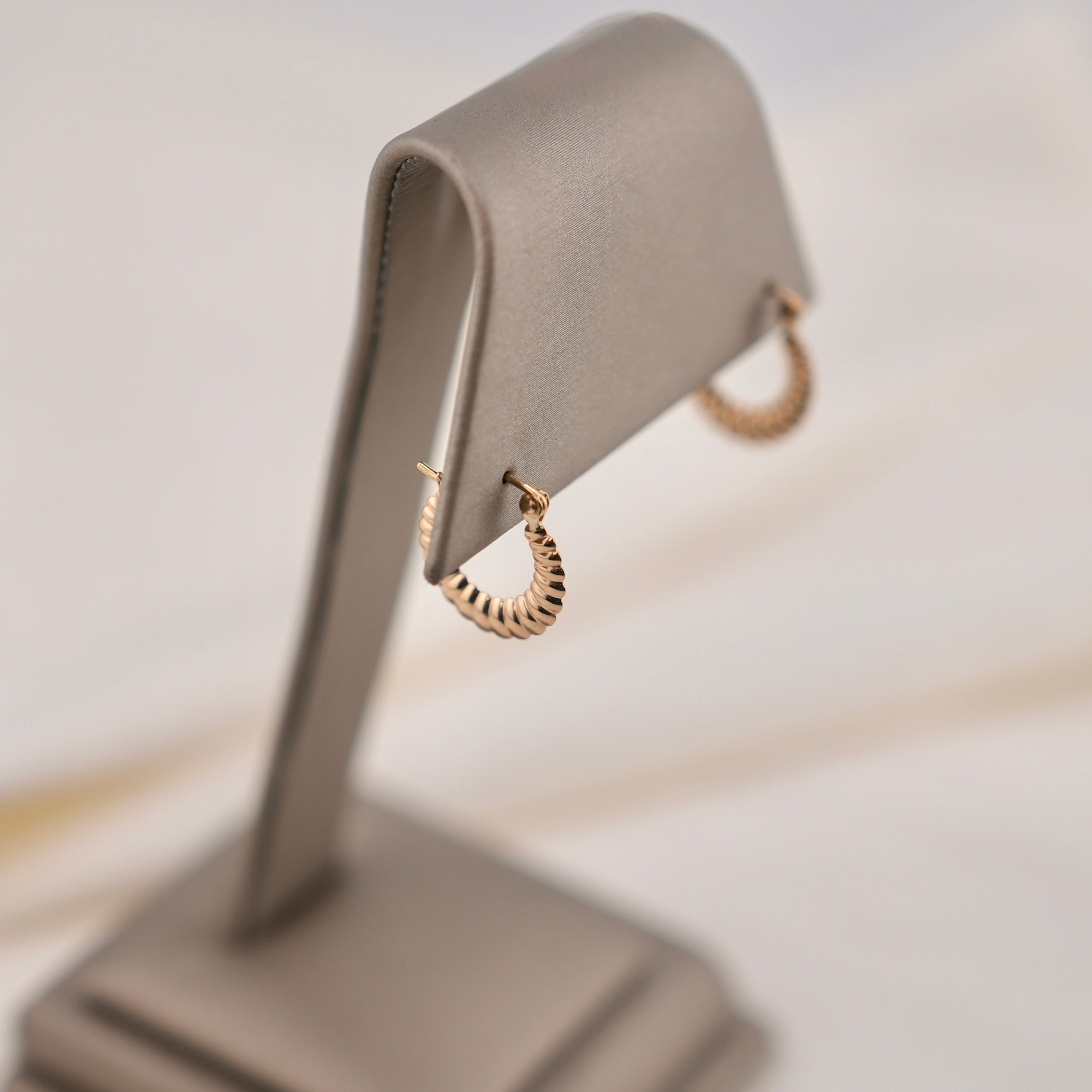 14k Gold Hollow Mini Hoop Earrings