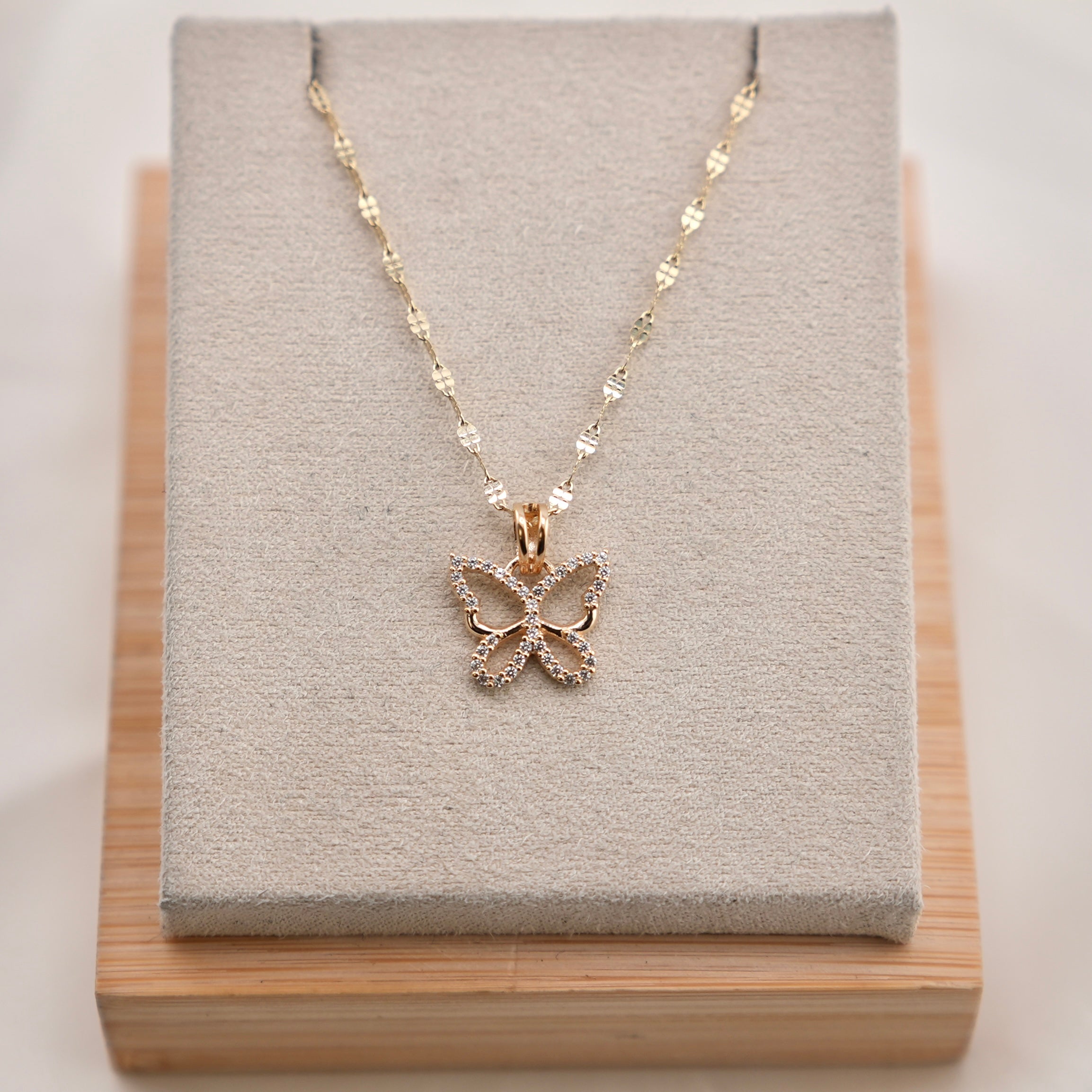 14k Gold Buttefly Chain Set