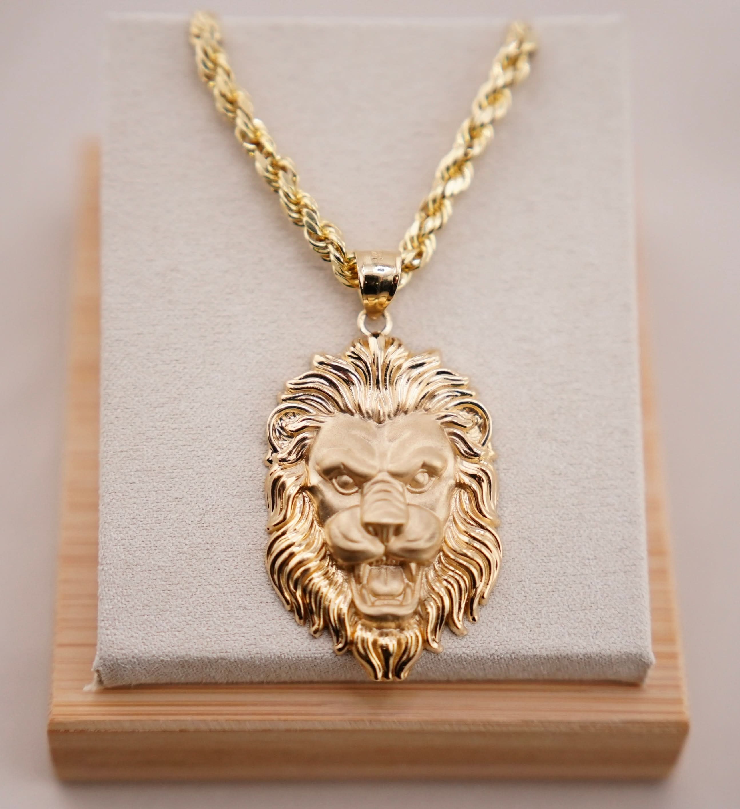 14k Gold Large Lion Chain Set