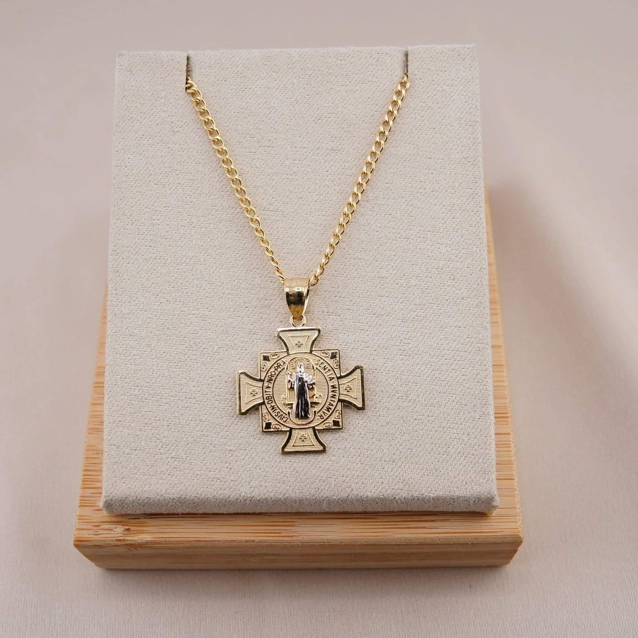 14k Gold Small San Benito Chain Set . 013