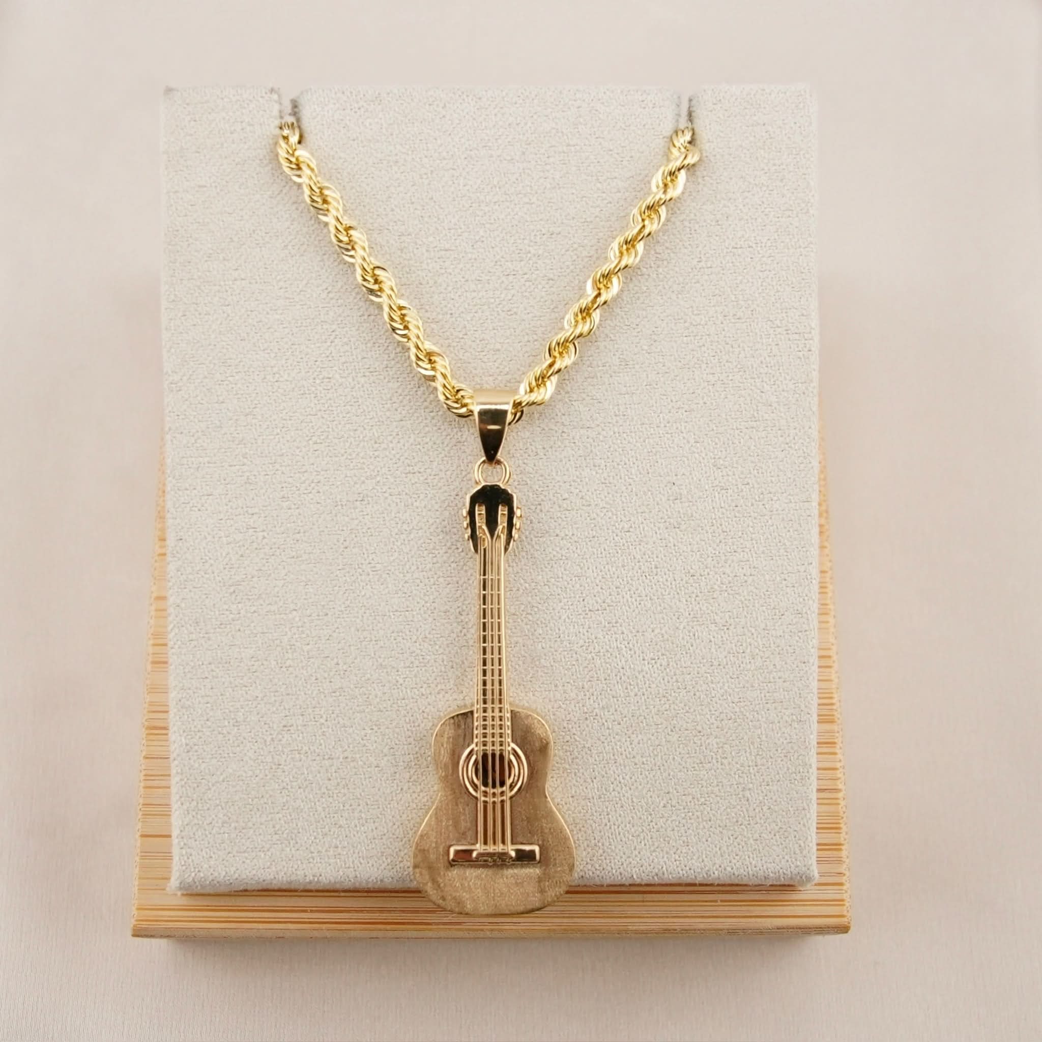 14k Gold Guitar Chain Set