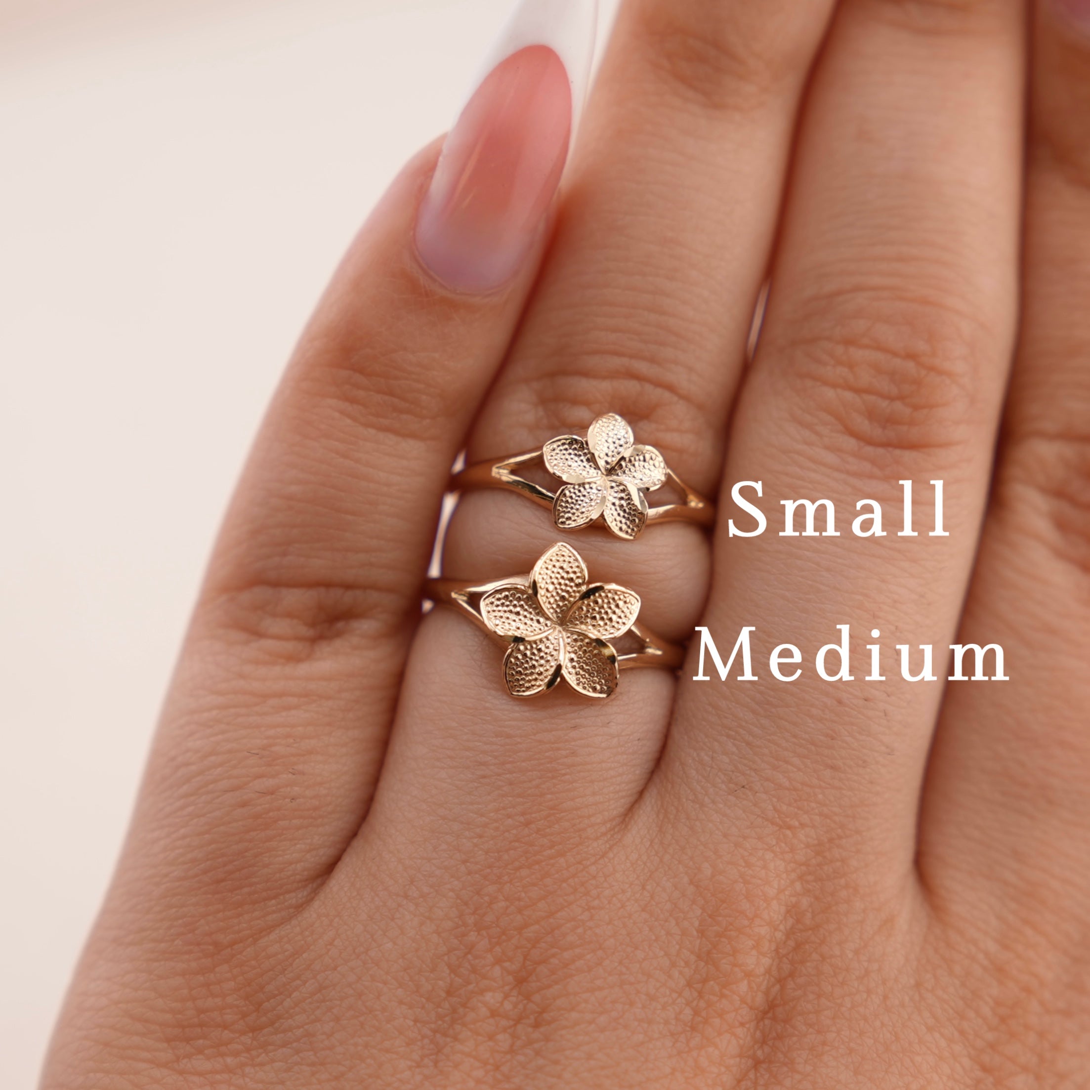 14k Gold Small Hibiscus Flower Ring