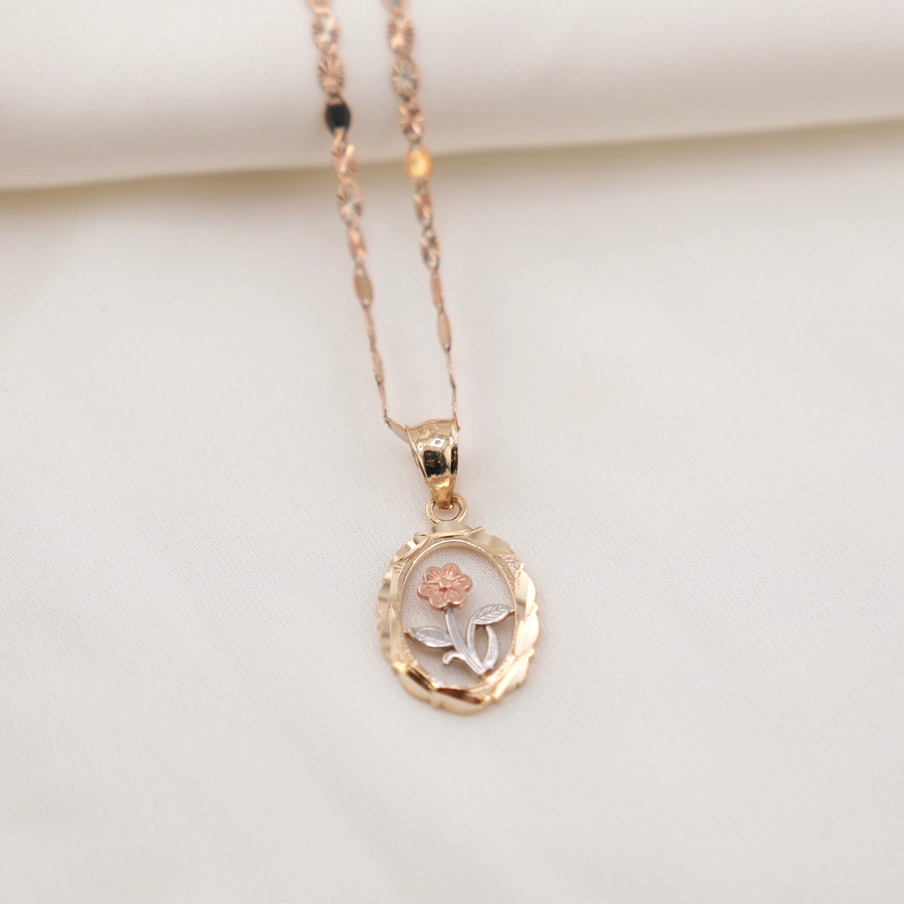 14k Gold Rose Chain Set