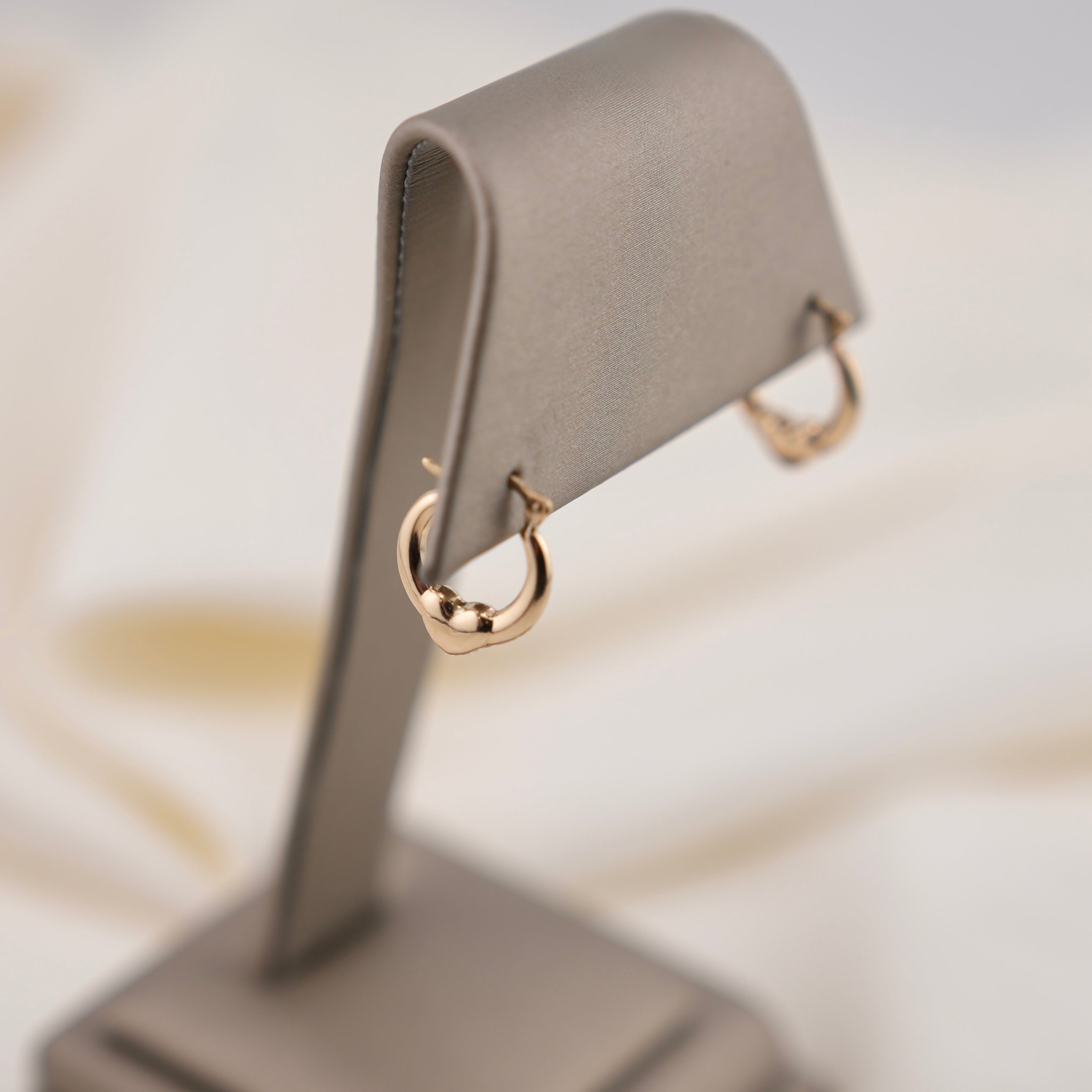 14k Gold Hollow Mini Heart Hoop Earrings