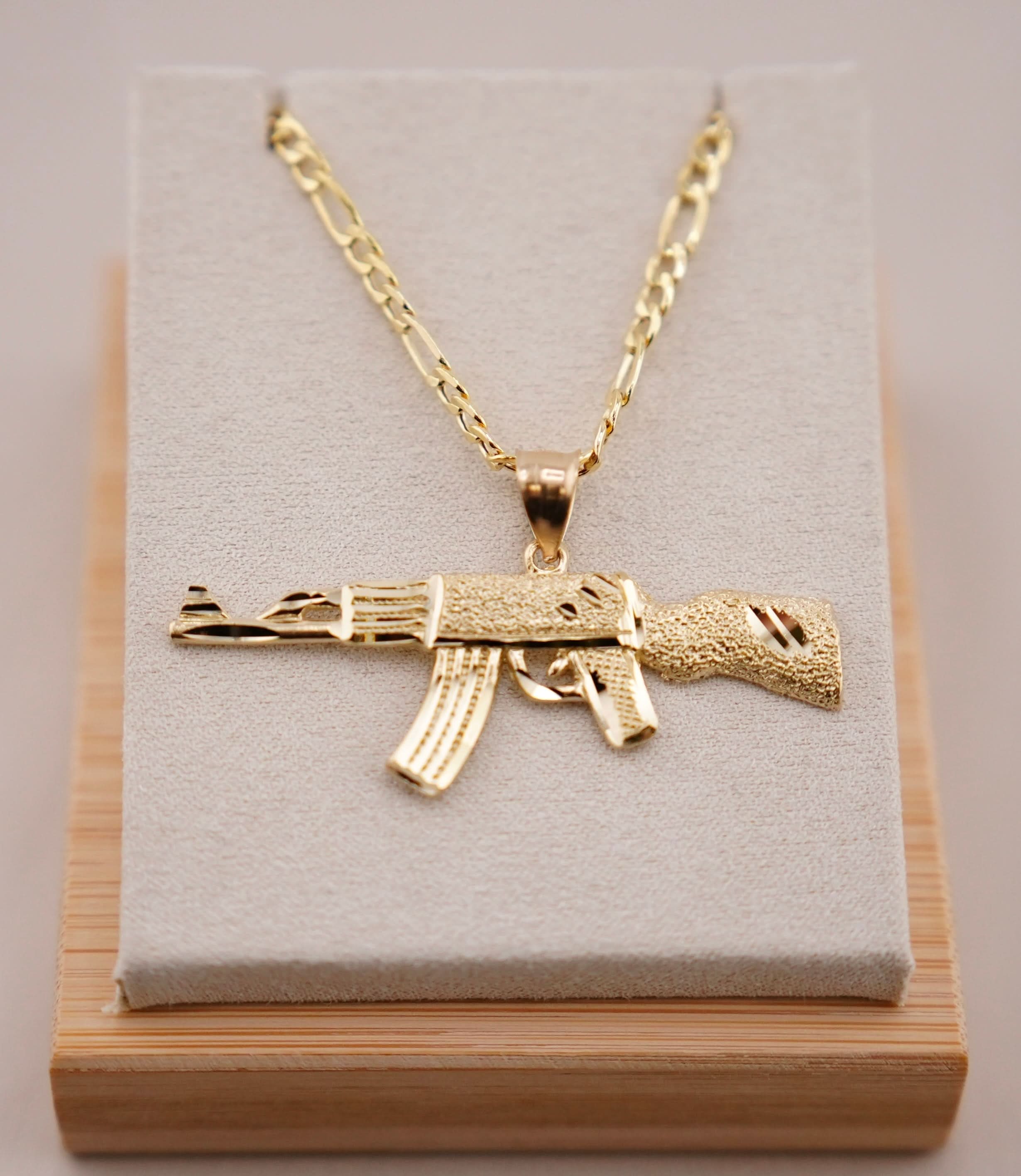14k Gold Gun Chain Set