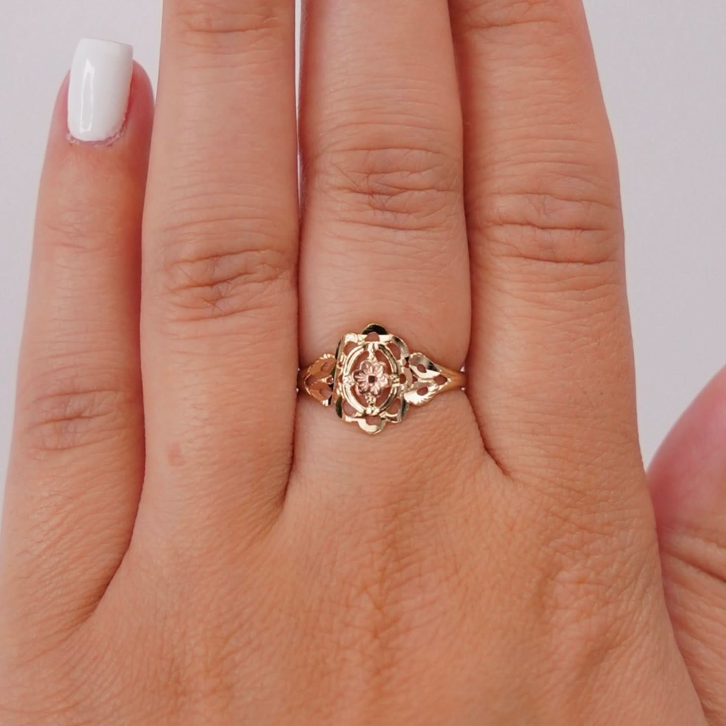 14k Gold Flower Ring