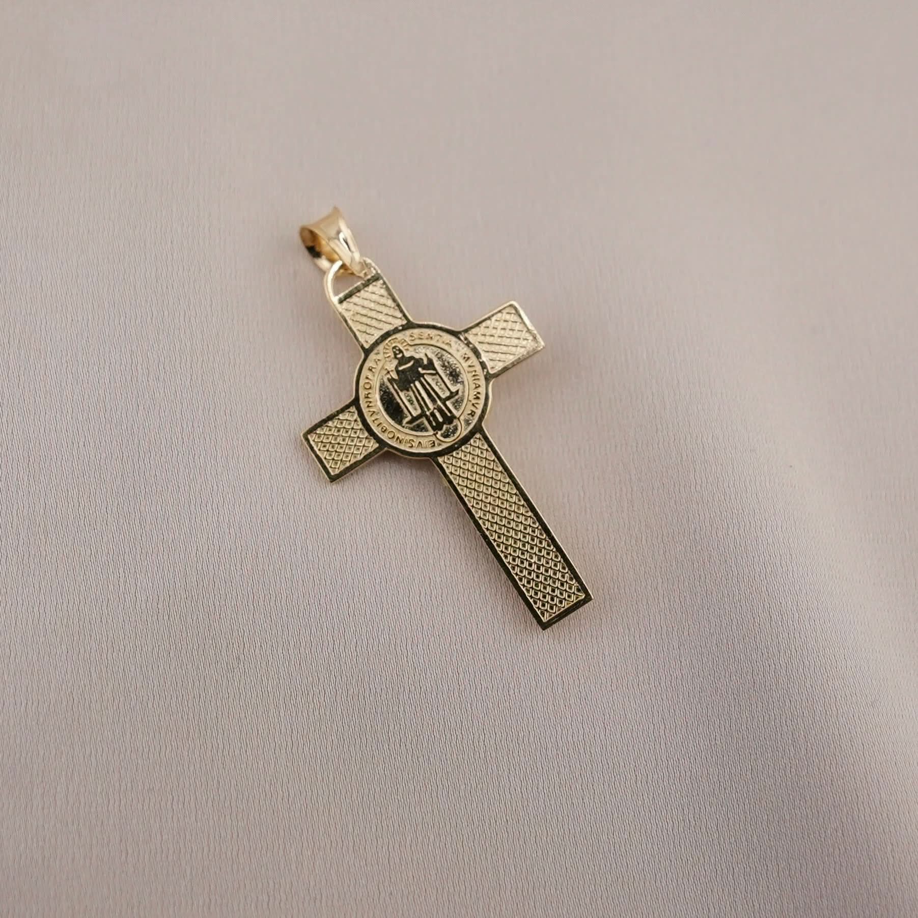 14k Gold Medium San Benito Cross Chain Set