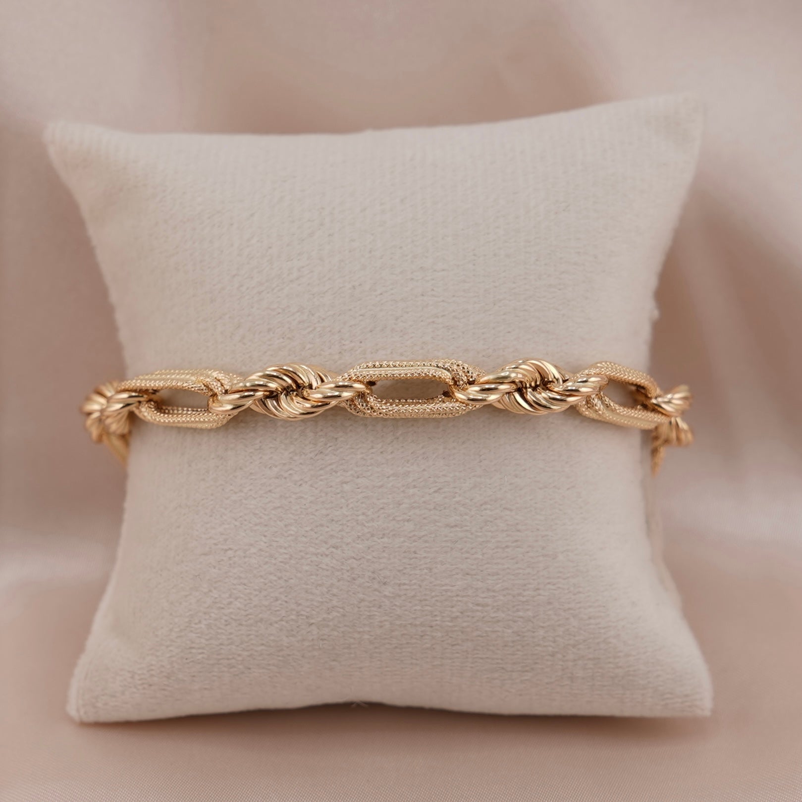 14k Gold Hollow Fancy Milano Bracelet 7.2mm