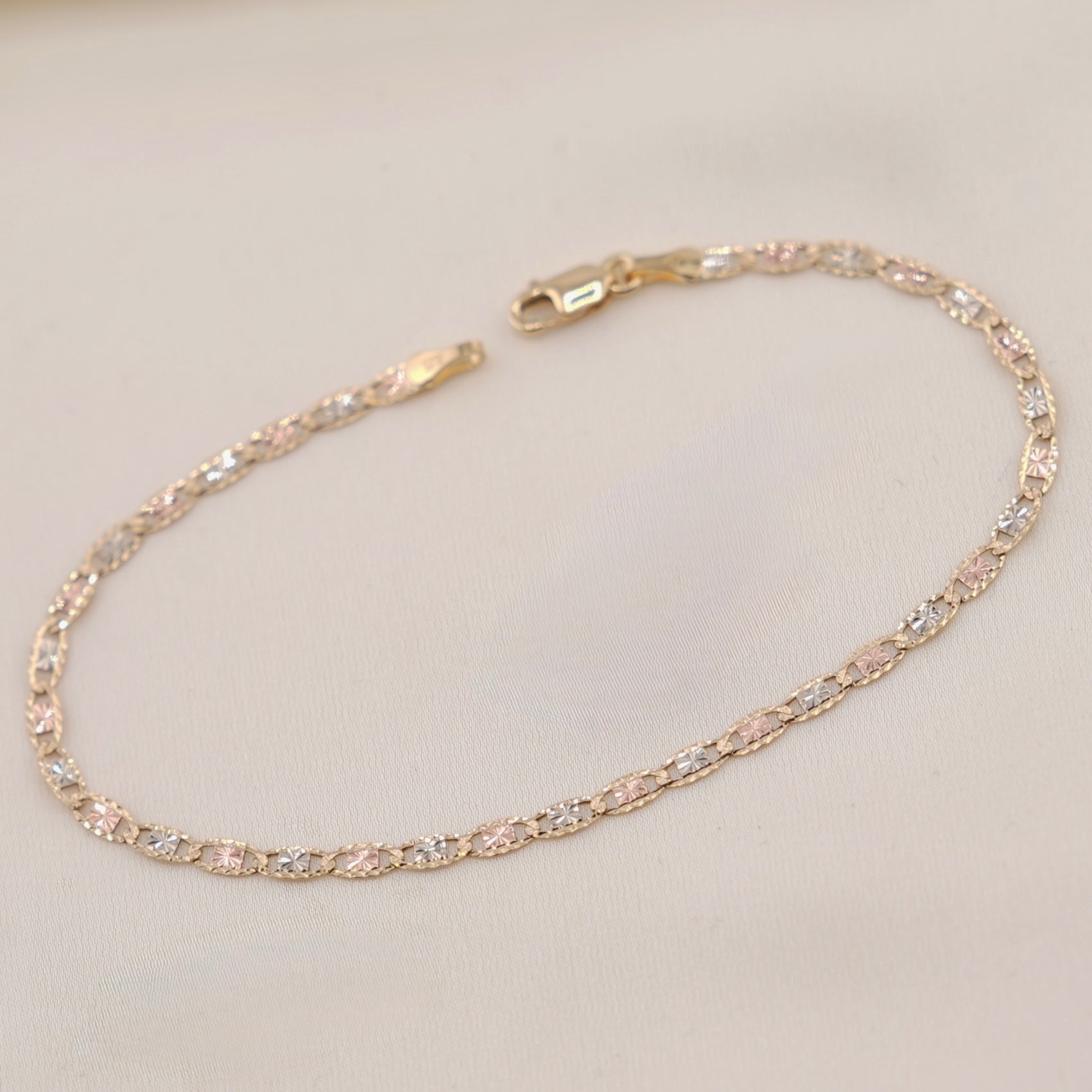 14k Gold Women’s Solid Valentino Bracelet 2.6mm