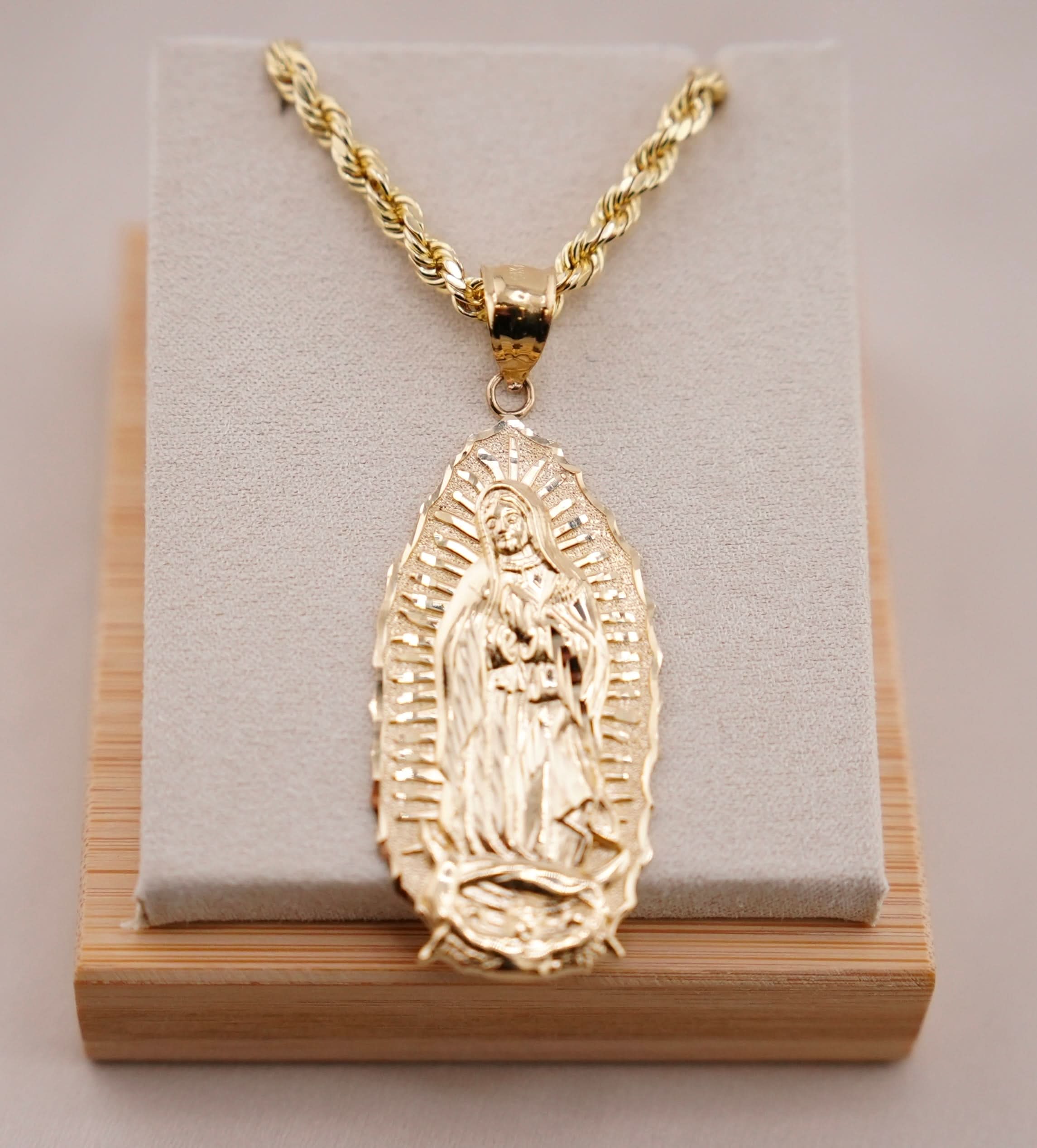 14k Gold Large Virgencita Chain Set