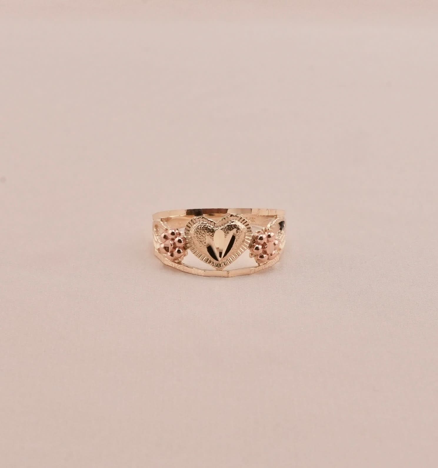 14K Gold Heart Women’s Ring . 032