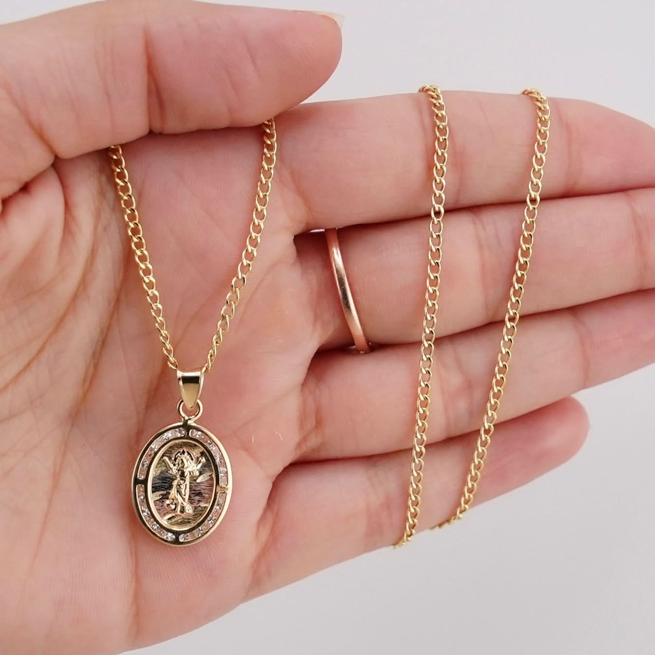 14k Gold Divino Niño Chain Set