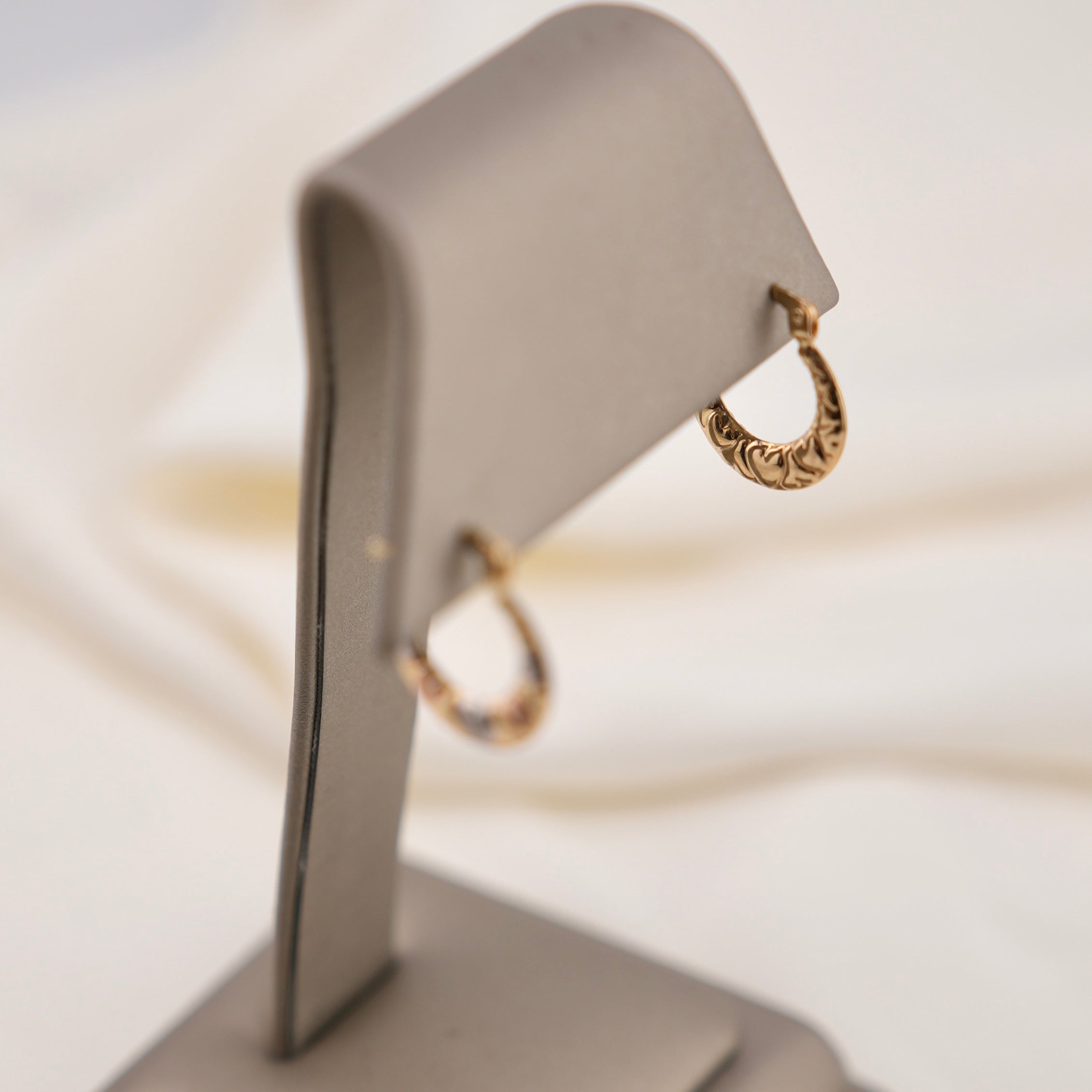 14k Gold Hollow Double Sided Small Heart Hoop Earrings