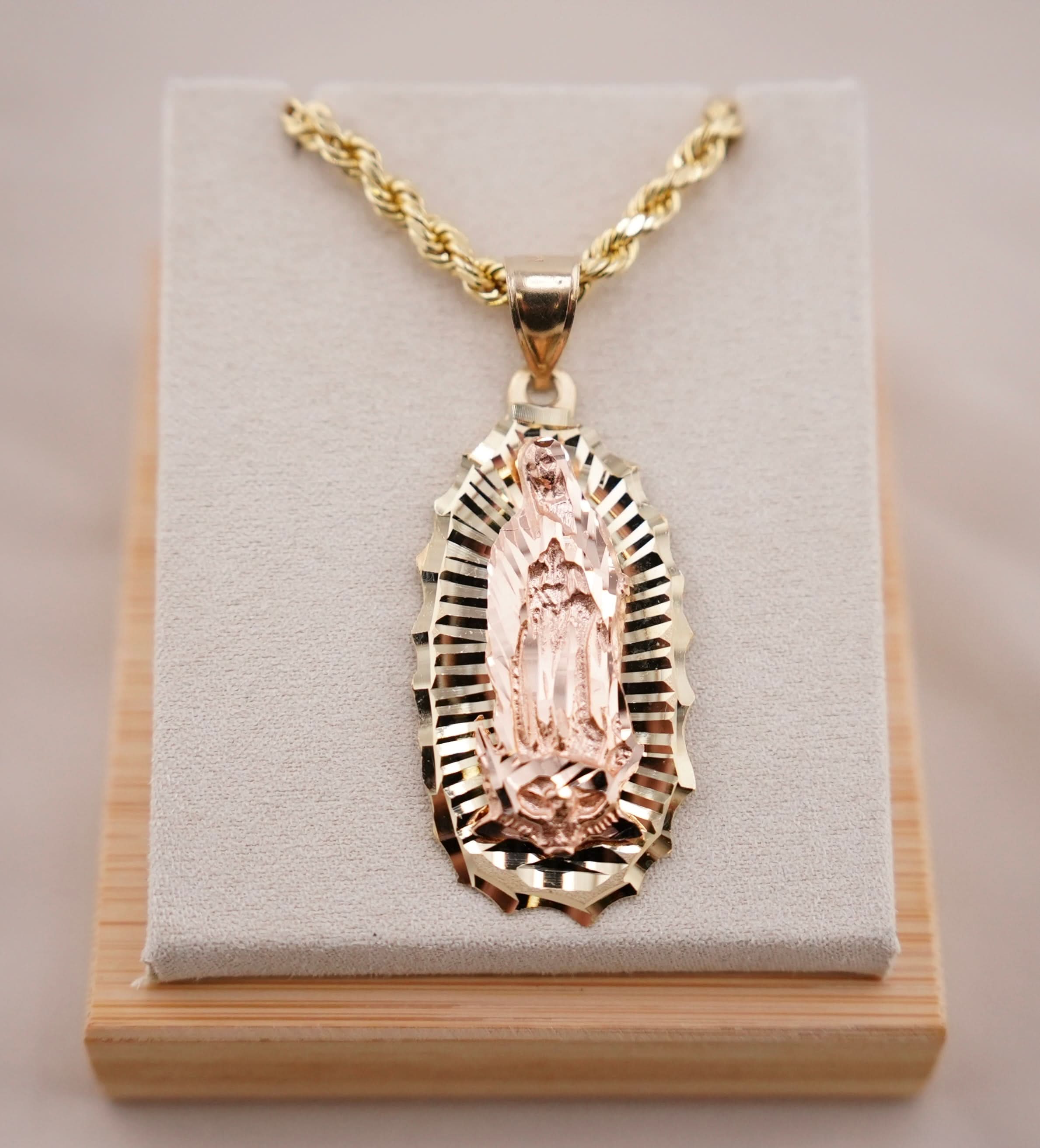 14k Gold Large Virgencita Chain Set