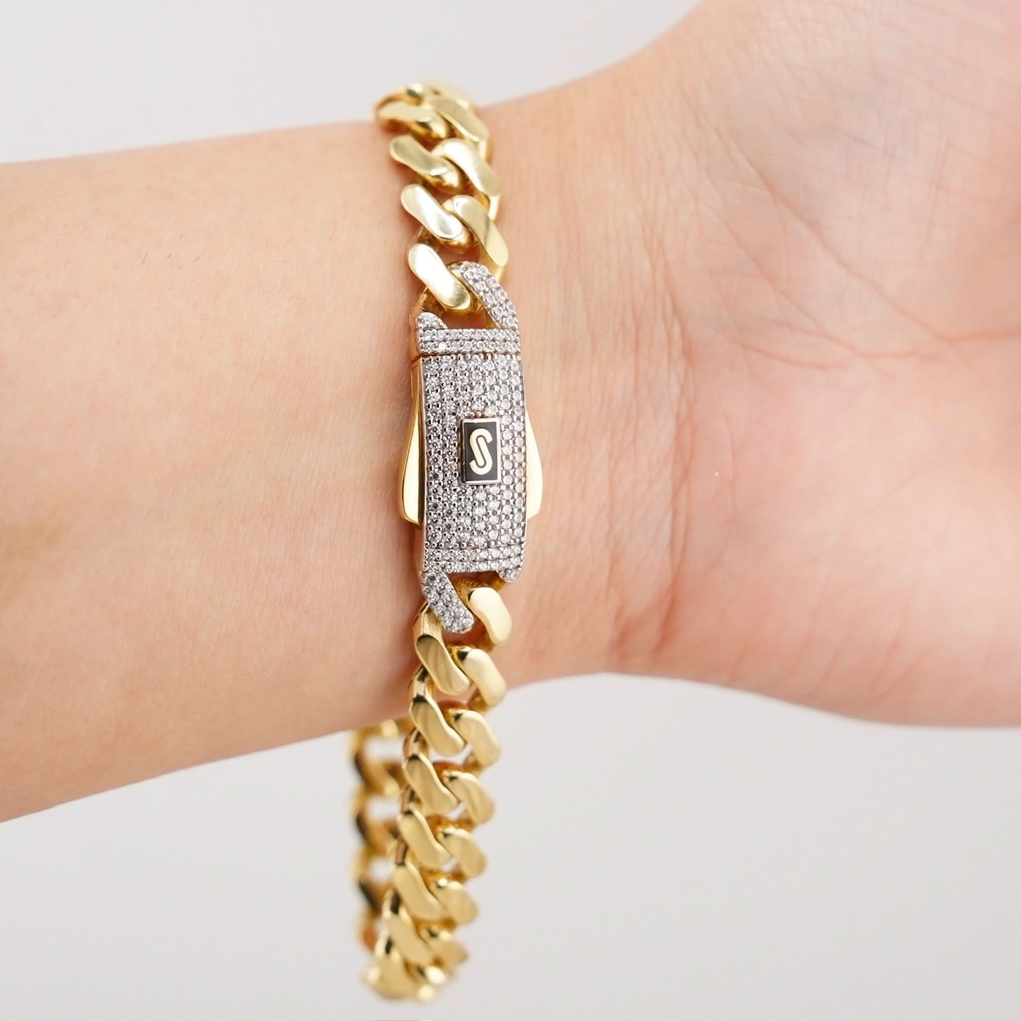 14k Gold Hollow Monaco Bracelet 9.5mm