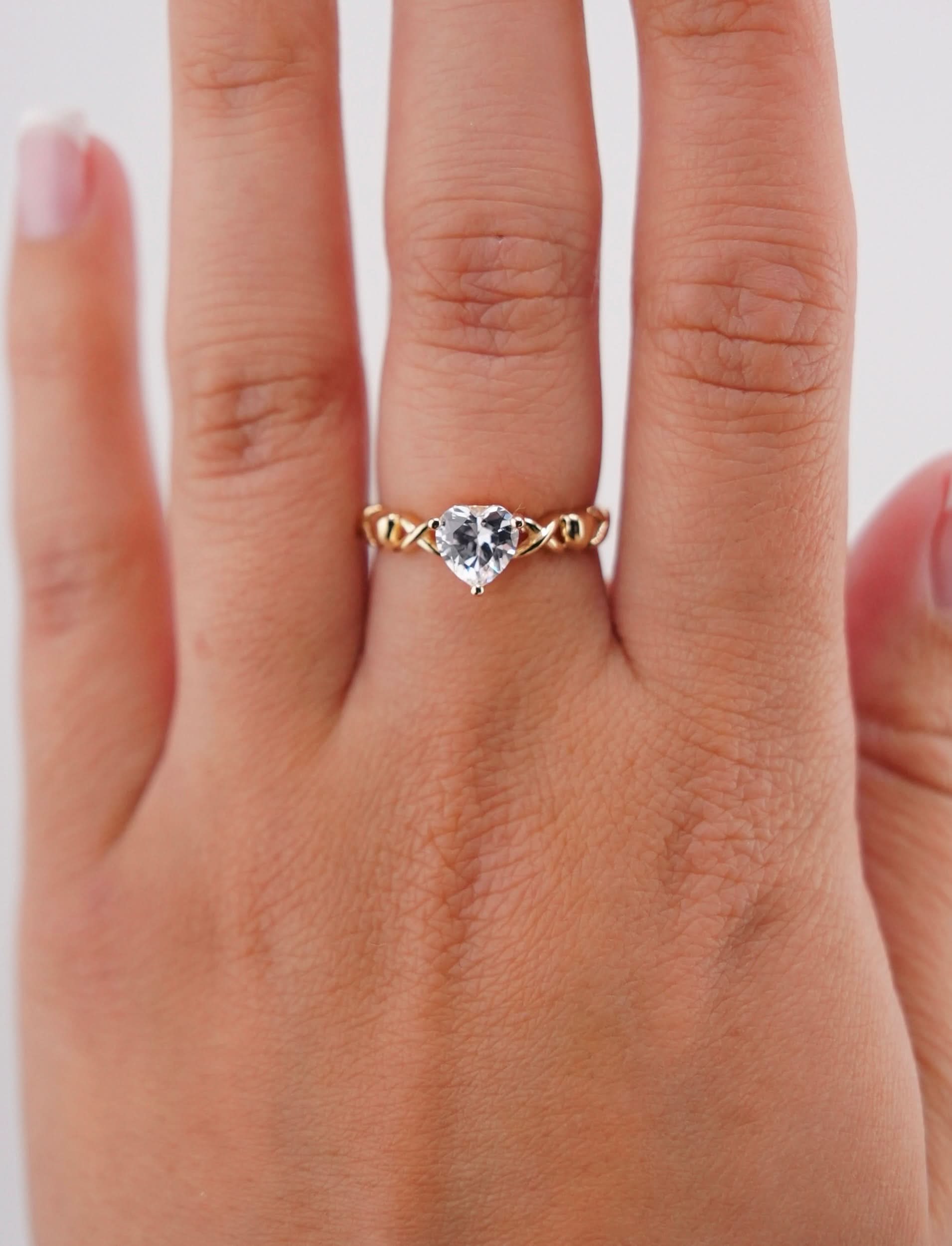 14k Gold Heart Ring . 021