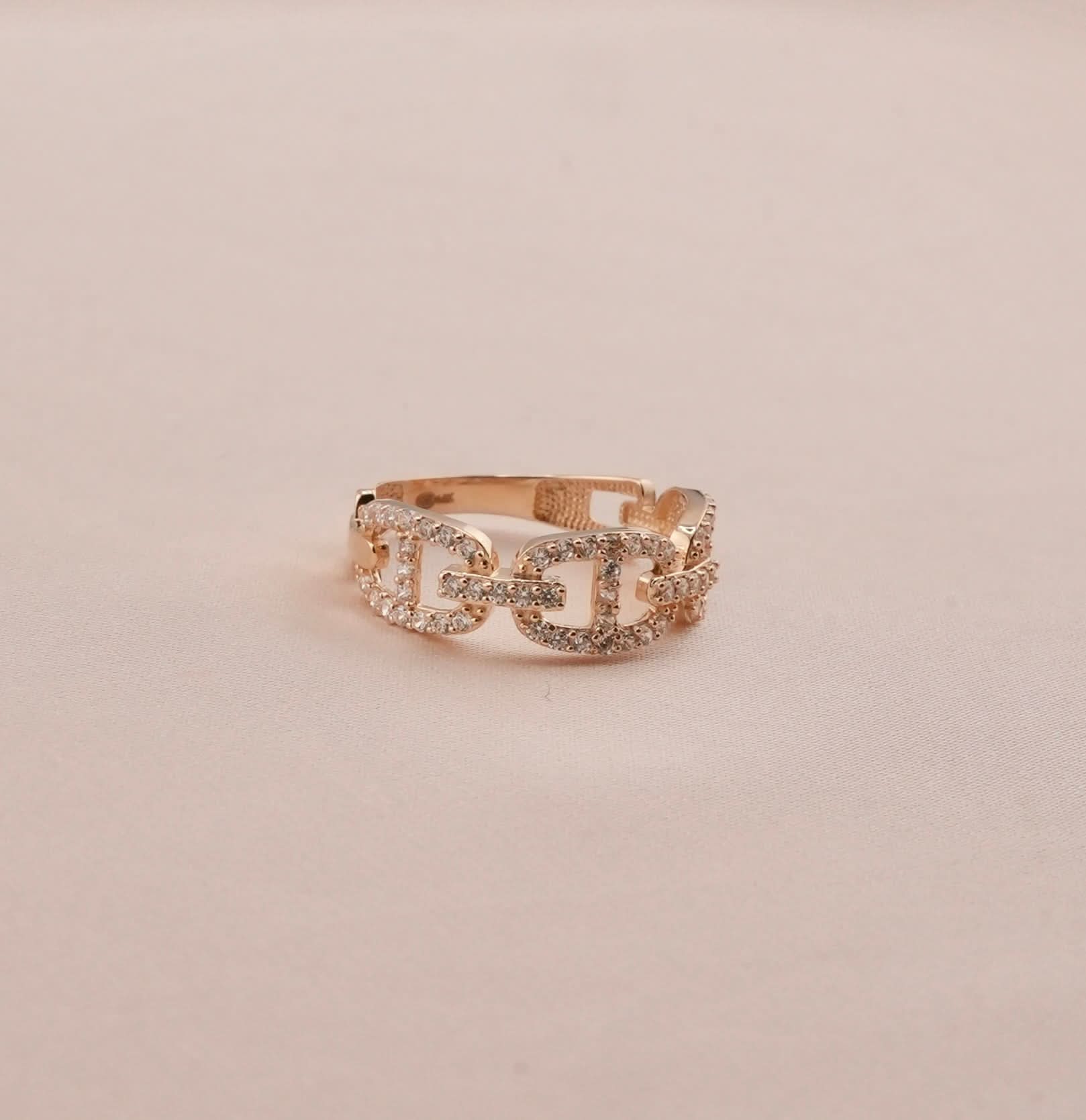 14K Gold Women’s Ring . 018