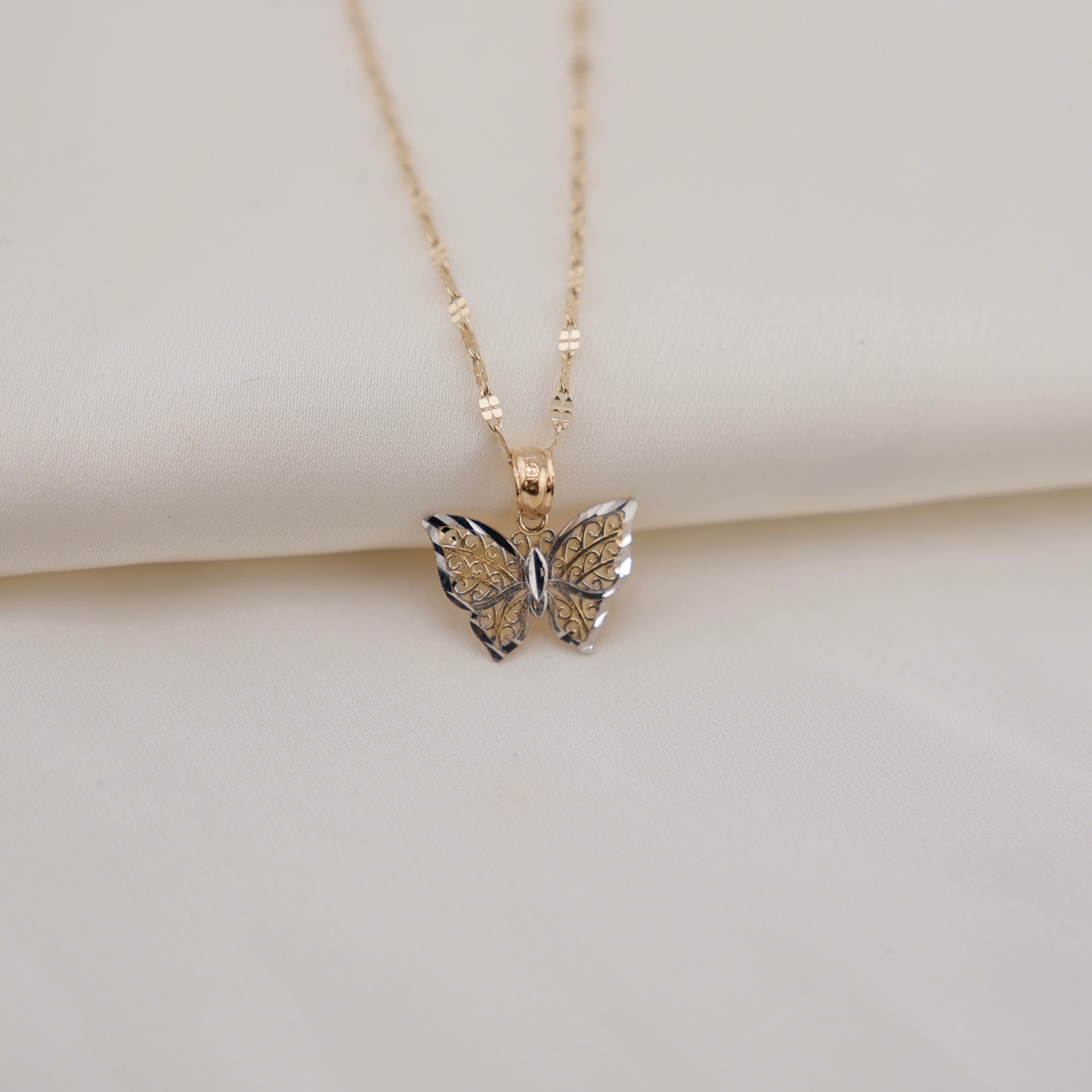 Ban Chain 14k Gold Butterfly Chain Set